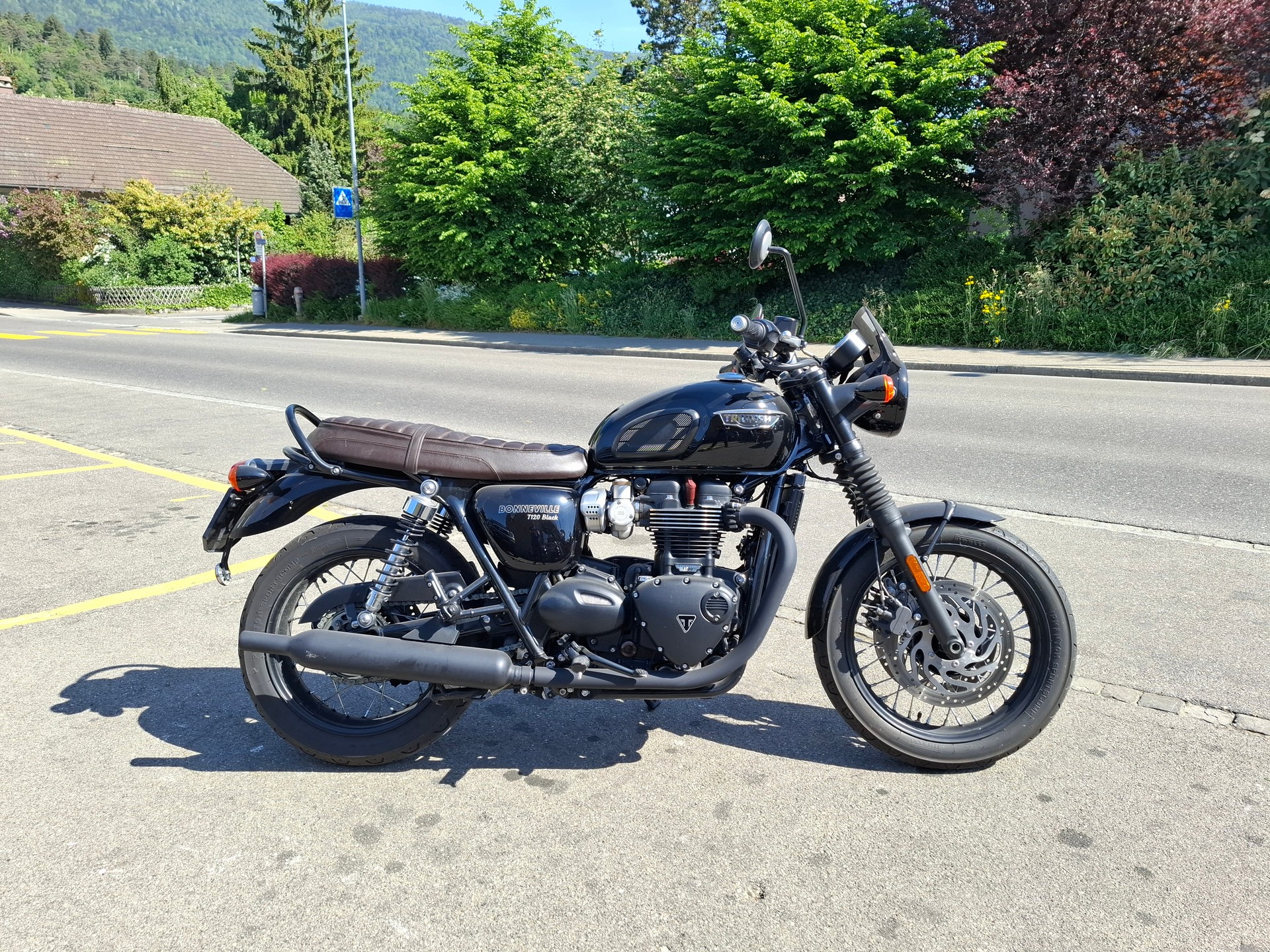TRIUMPH Bonneville T120 Black-image-1
