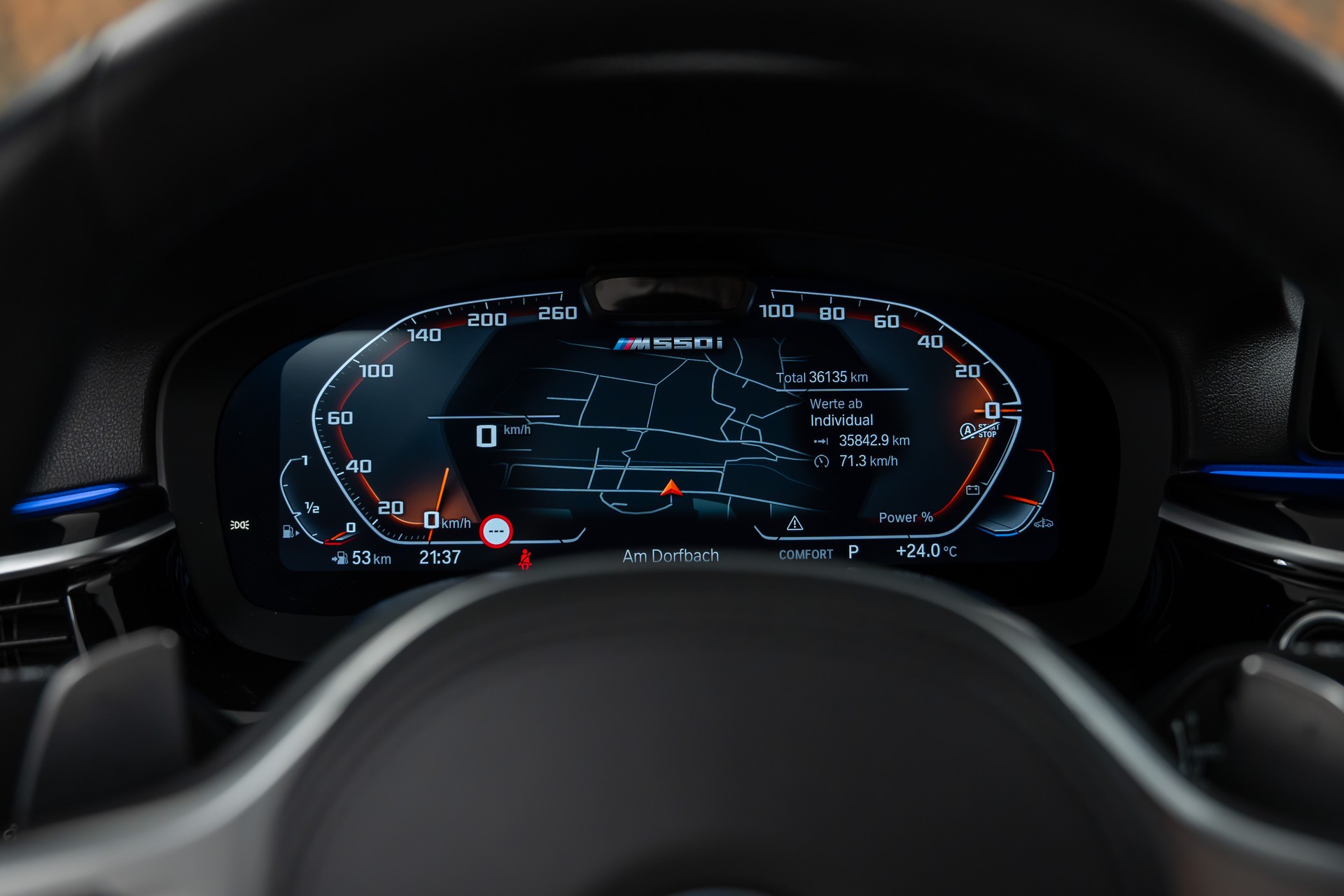 BMW M550i xDrive Steptronic *Laser*Head-Up*Sitzbelüftung*360°Kamera*-image-23