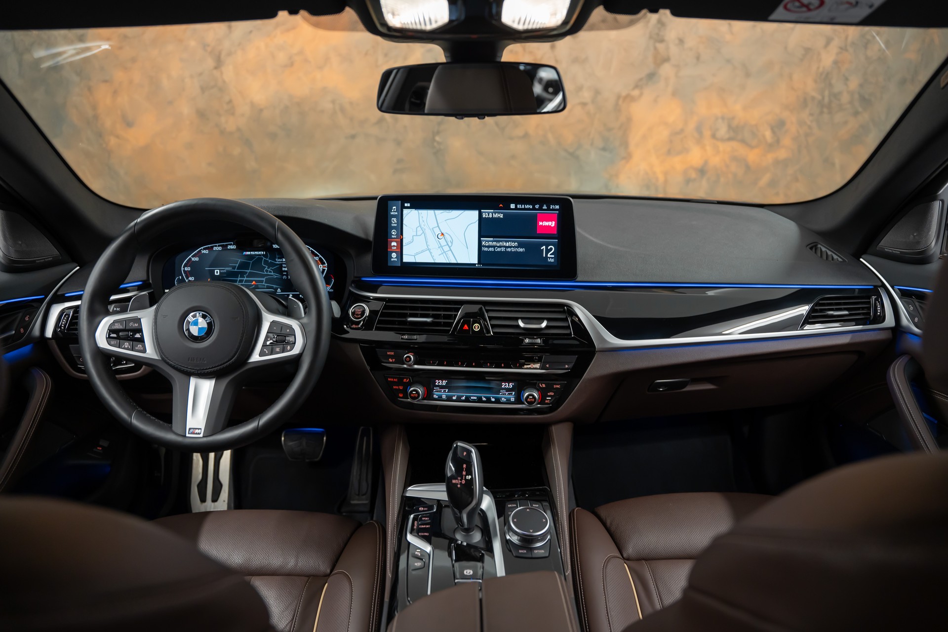 BMW M550i xDrive Steptronic *Laser*Head-Up*Sitzbelüftung*360°Kamera*-image-17