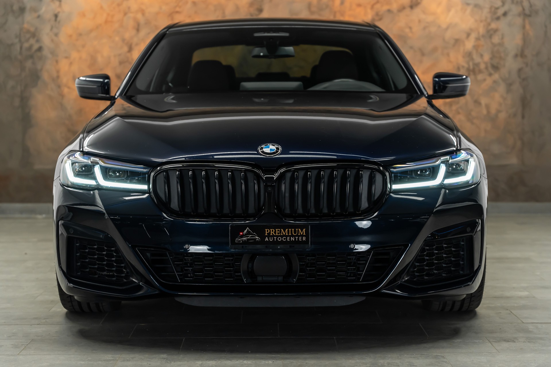 BMW M550i xDrive Steptronic *Laser*Head-Up*Sitzbelüftung*360°Kamera*-showroom-element-3