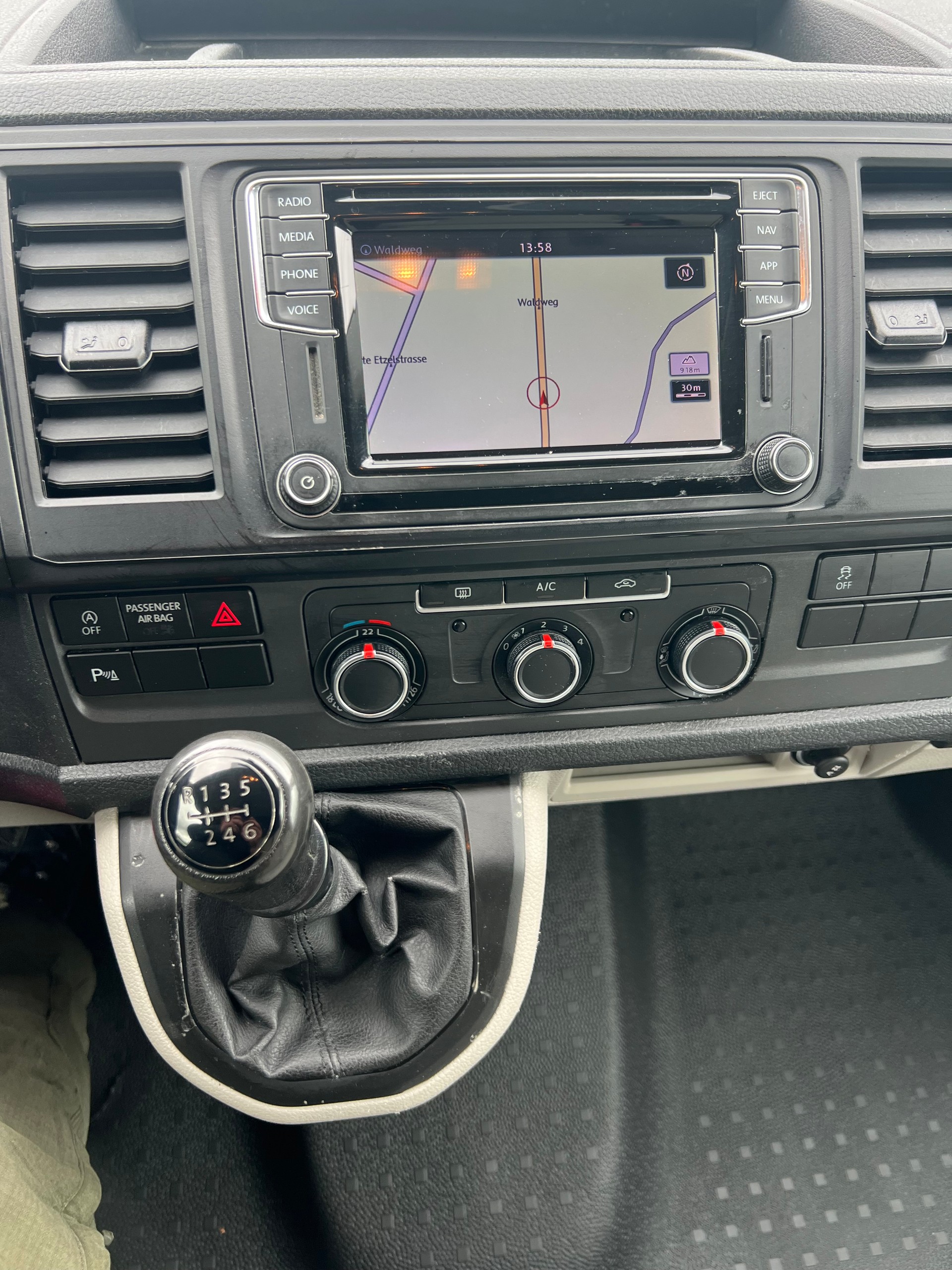 VW T6 2.0 TDI 4Motion Inkl. Innenausbau!-image-8