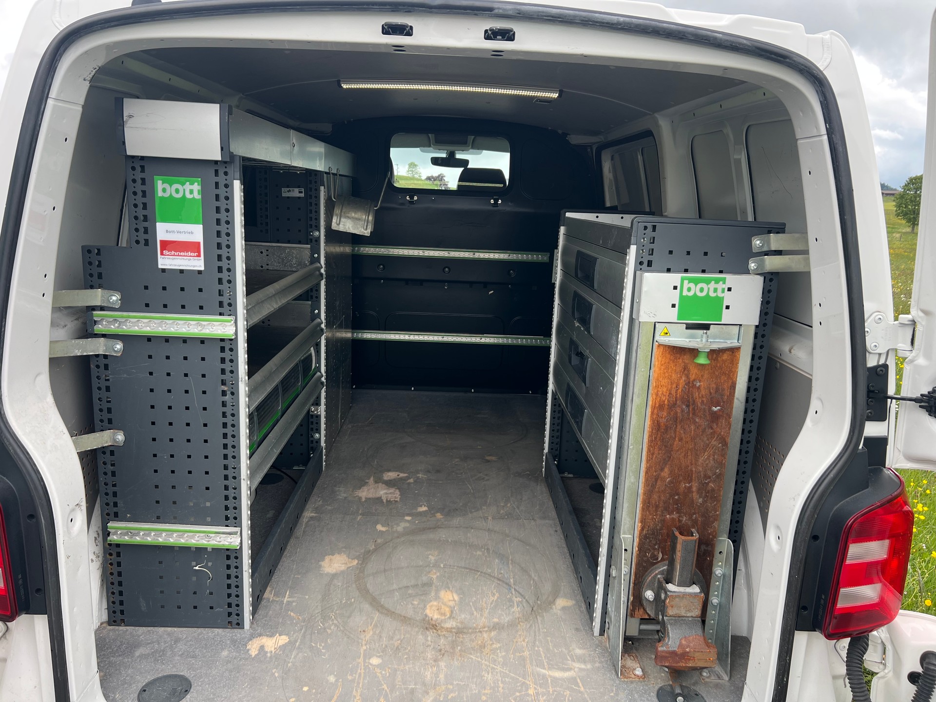 VW T6 2.0 TDI 4Motion Inkl. Innenausbau!-image-14