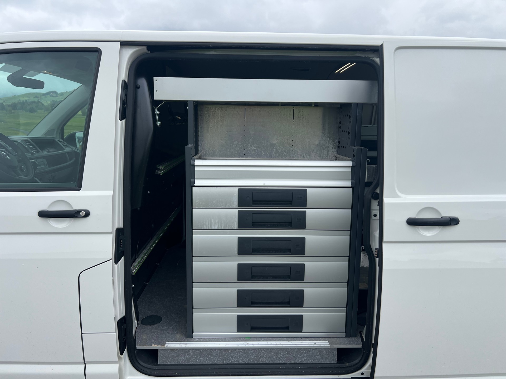 VW T6 2.0 TDI 4Motion Inkl. Innenausbau!-image-11