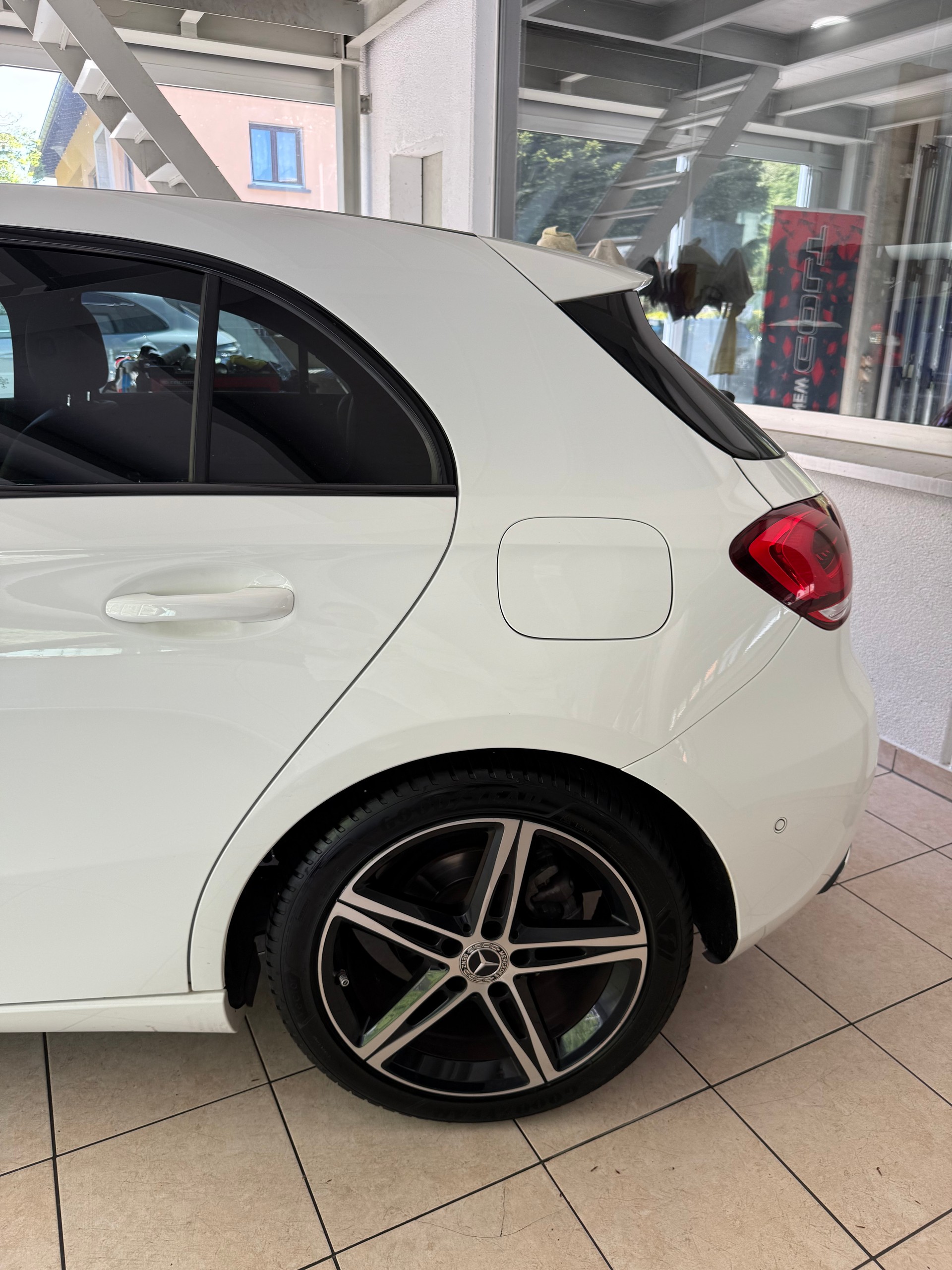 MERCEDES-BENZ A 180 Night Star 7G-DCT-image-4