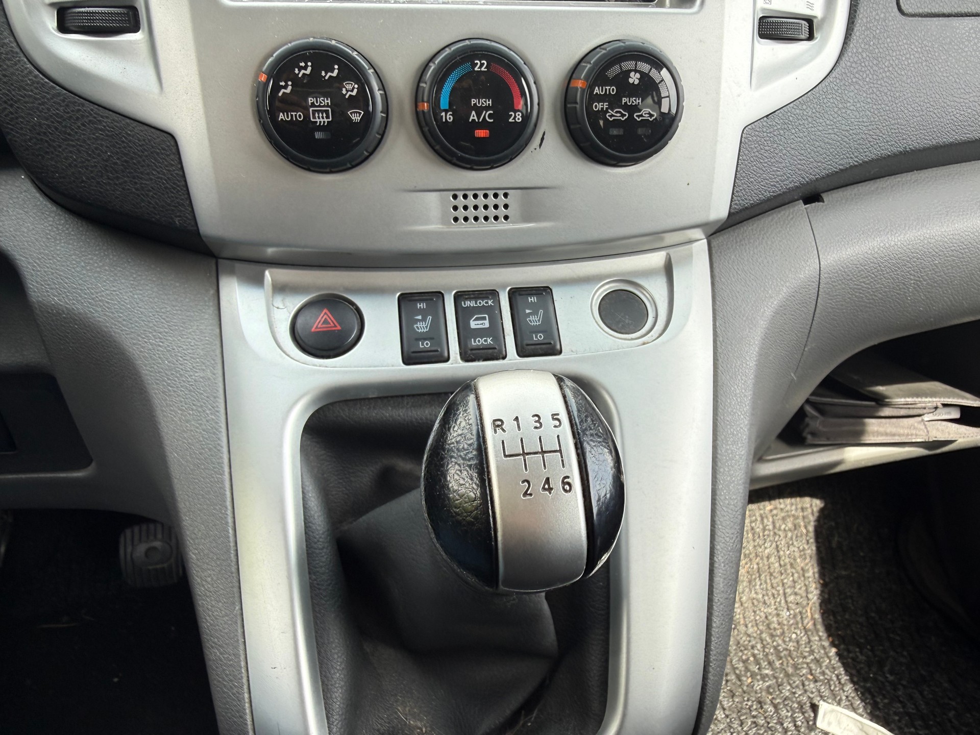 NISSAN NV200 1.5 dCi 110 Premium-image-7