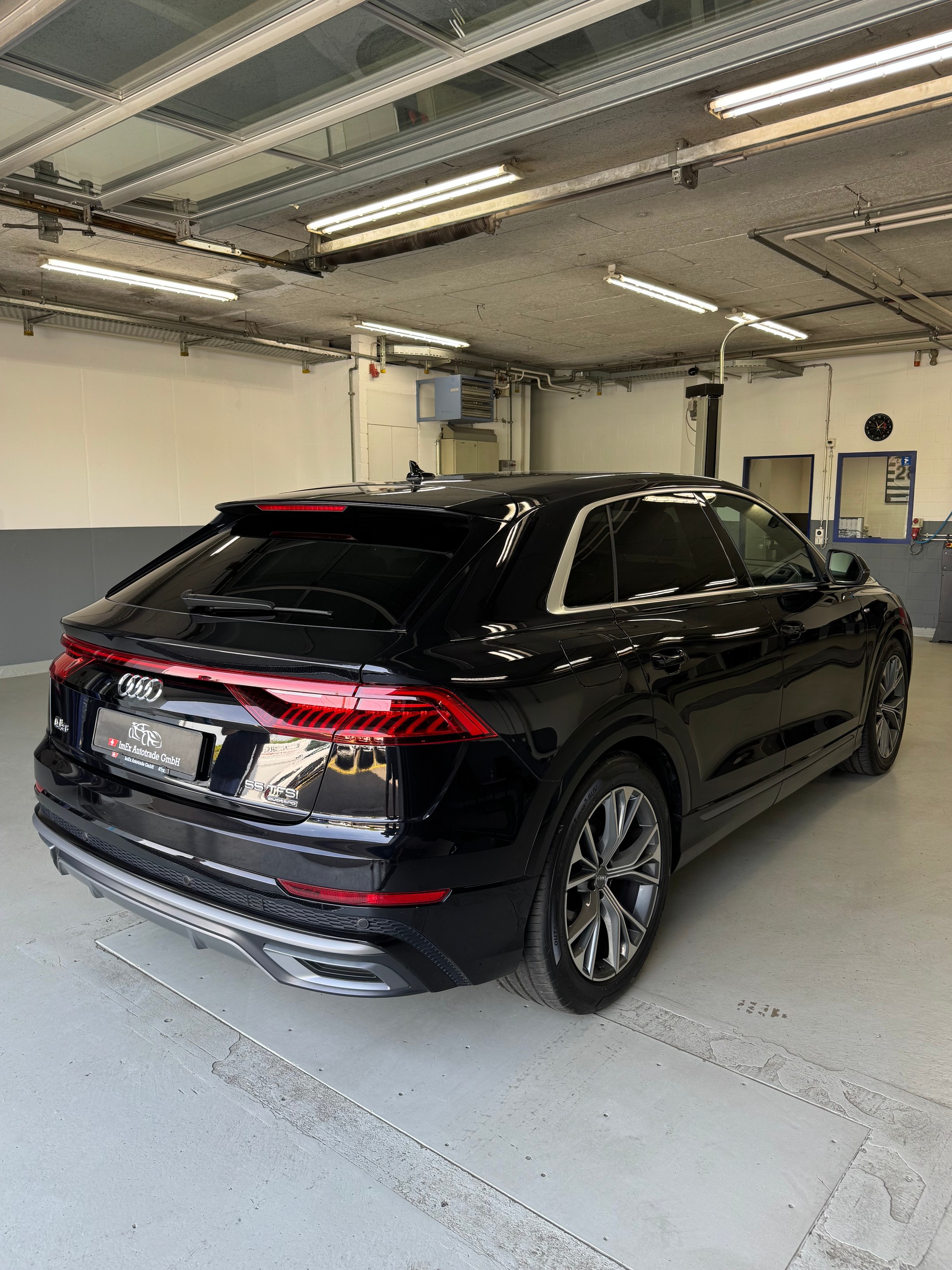 AUDI Q8 55 TFSI quattro tiptronic-image-6