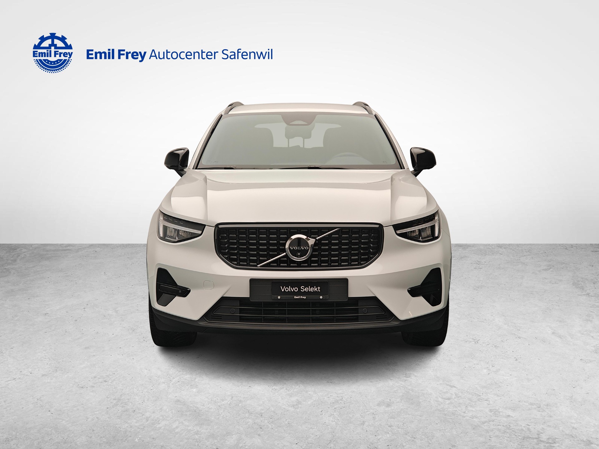 VOLVO XC40 2.0 B3 MH Plus Dark-image-7