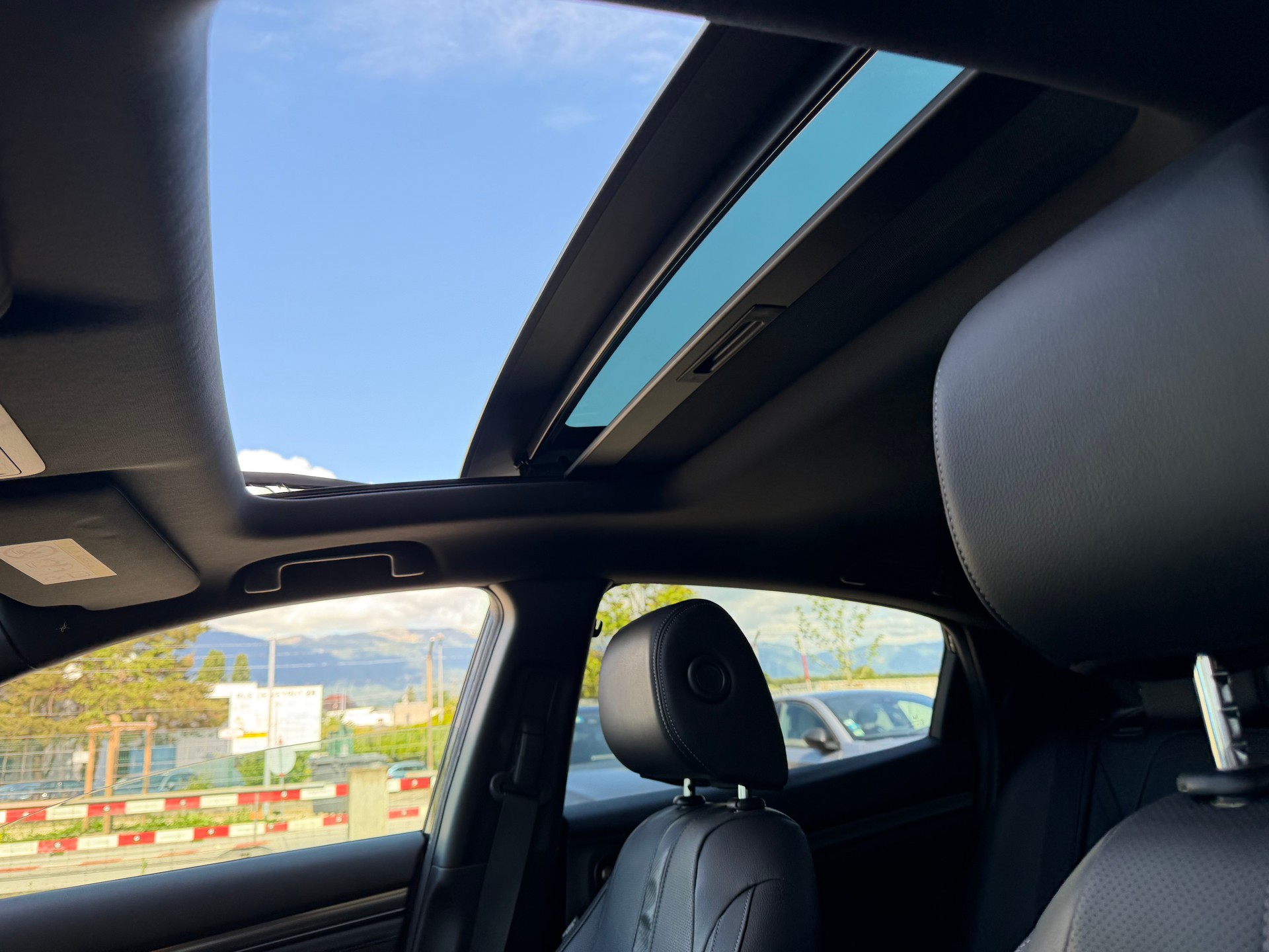 HONDA Civic 1.0 VTEC Executive Premium CVT-image-5