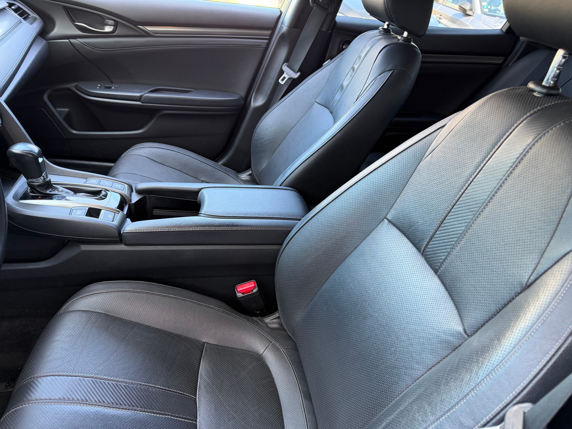 HONDA Civic 1.0 VTEC Executive Premium CVT-image-3