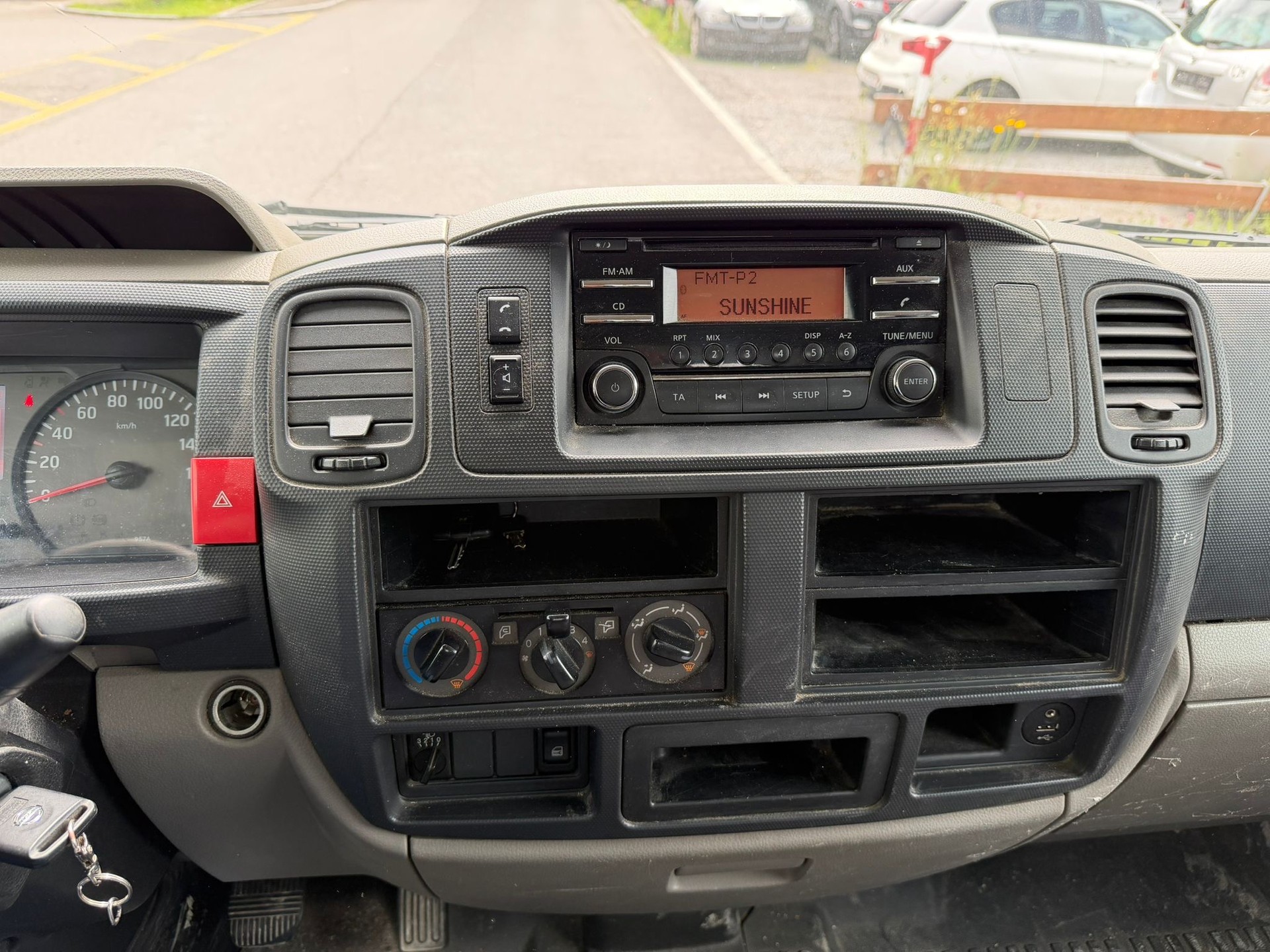 NISSAN CABSTAR-image-5