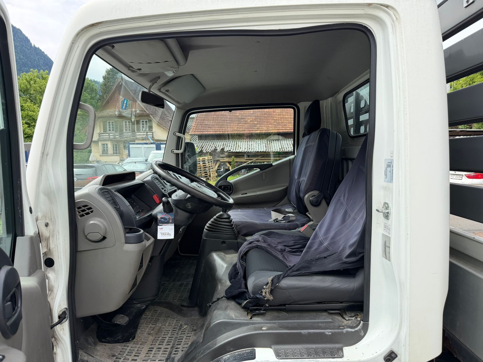 NISSAN CABSTAR-image-4