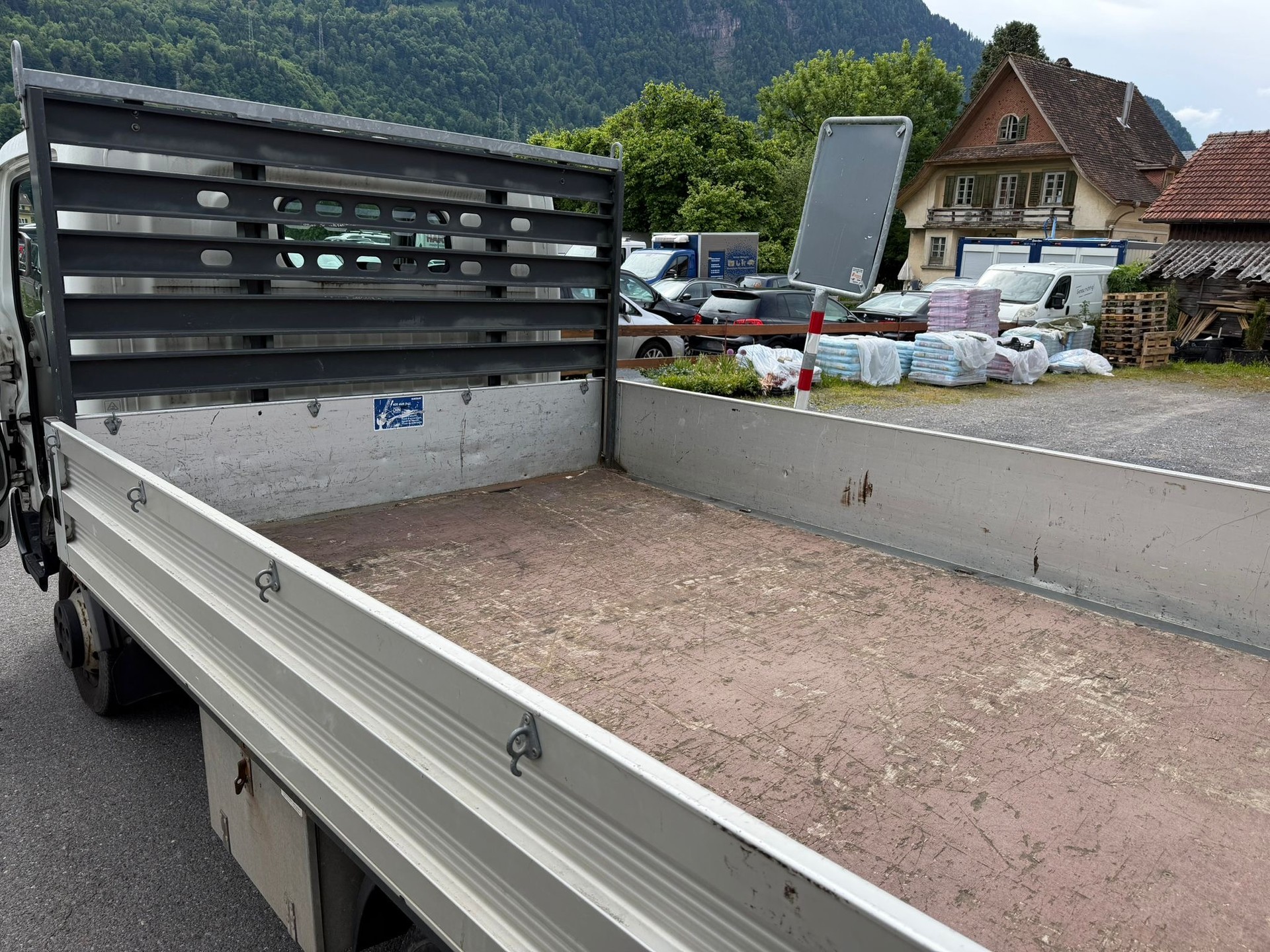 NISSAN CABSTAR-image-8