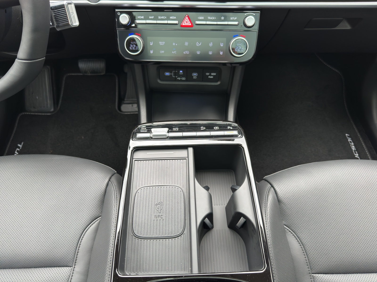 HYUNDAI Tucson 1.6 T-GDi HEV Vertex Swiss Edition 4WD MY26-image-8