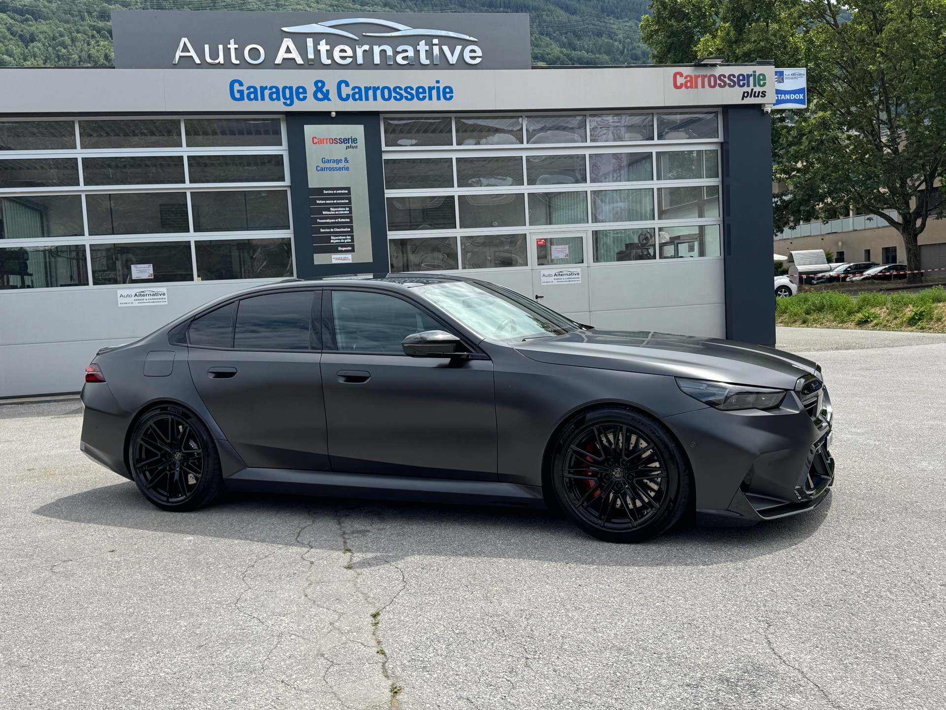 BMW M5 xDrive-showroom-element-1