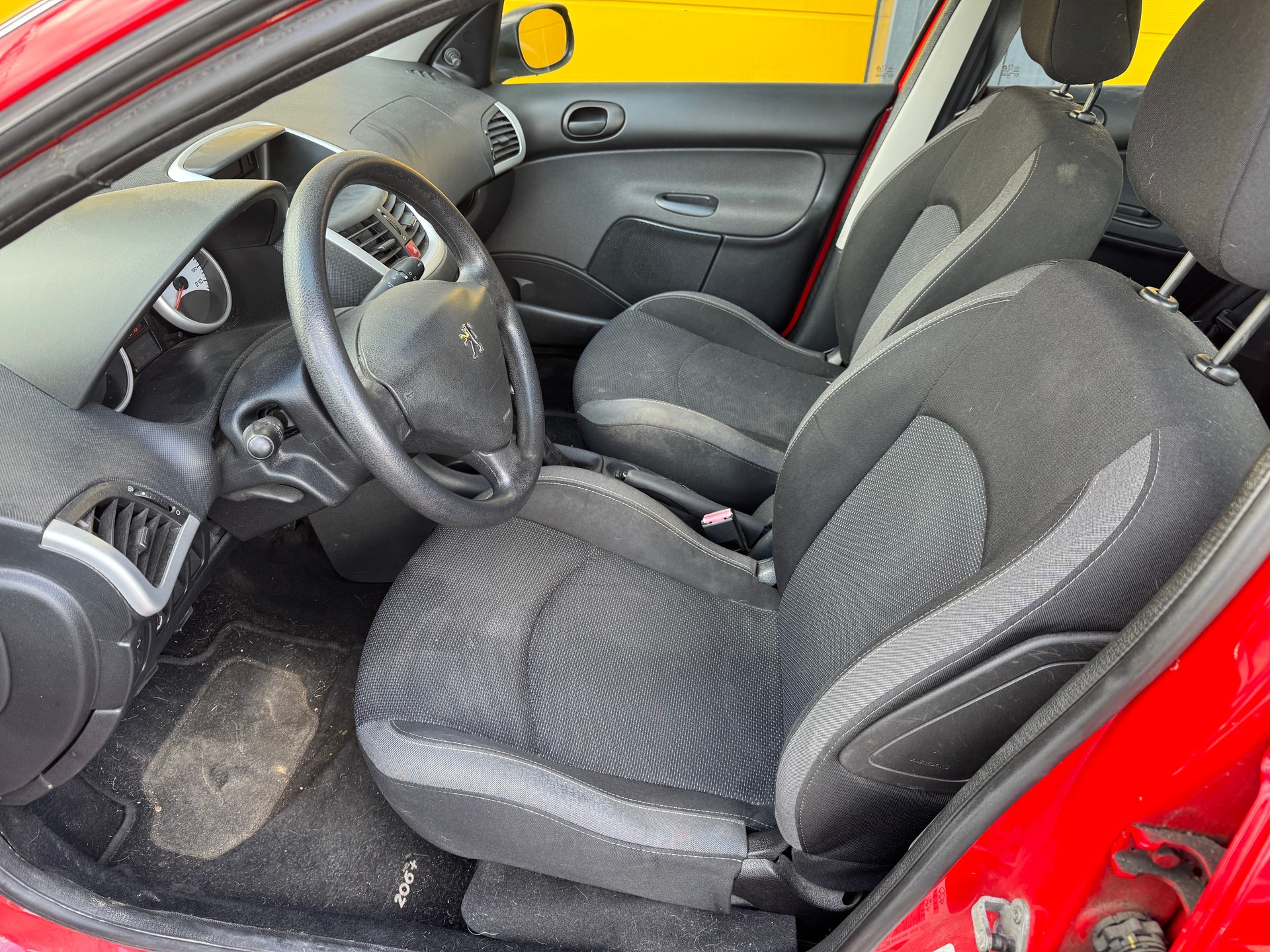 PEUGEOT 206+ 1.4 Trendy-image-14