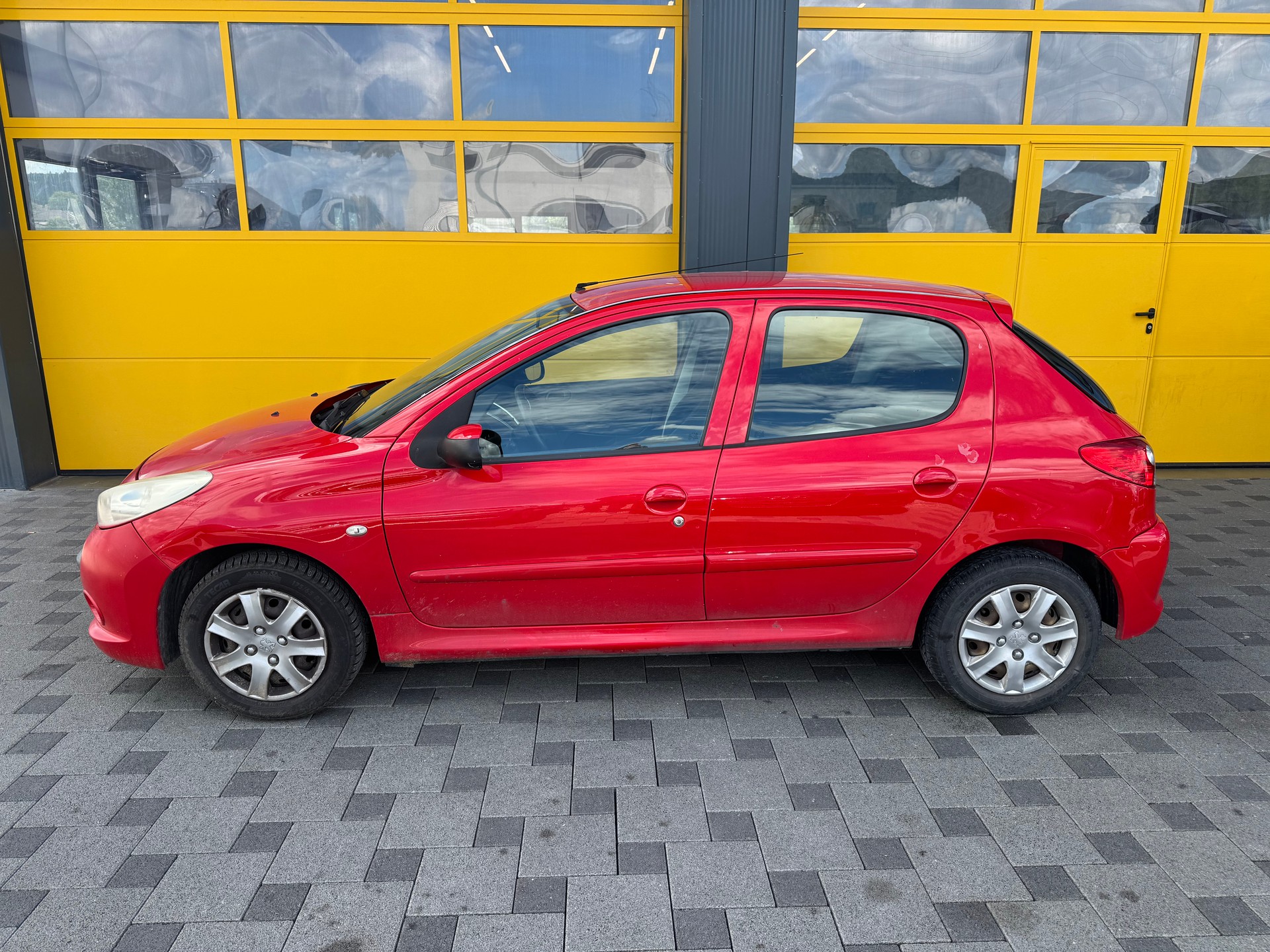 PEUGEOT 206+ 1.4 Trendy-image-8