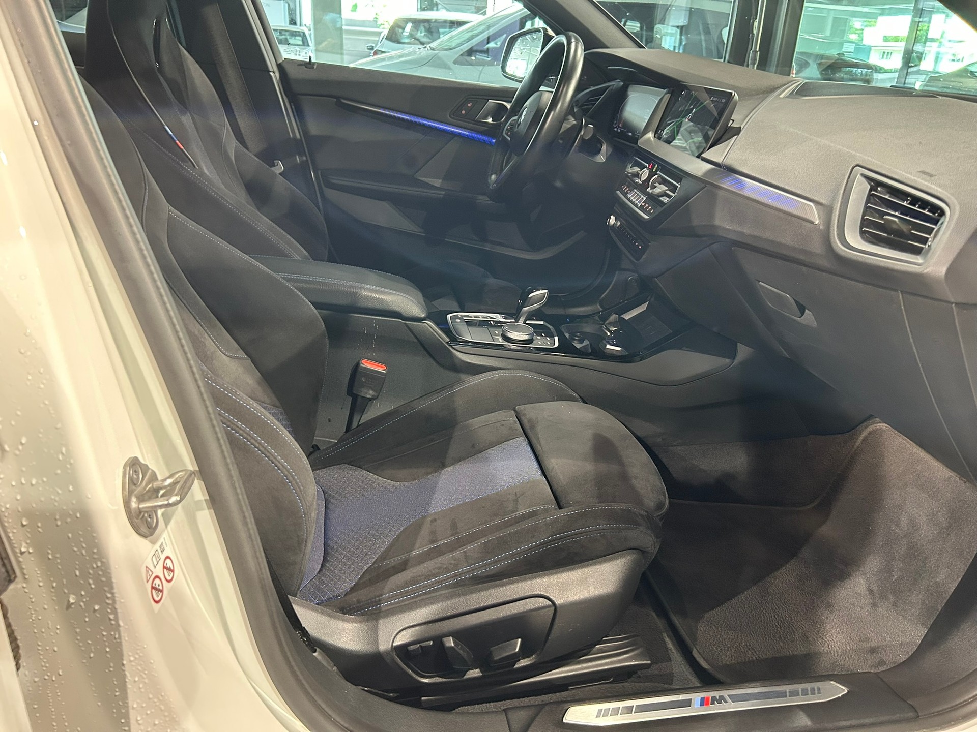 BMW 120i M Sport Steptronic-image-23