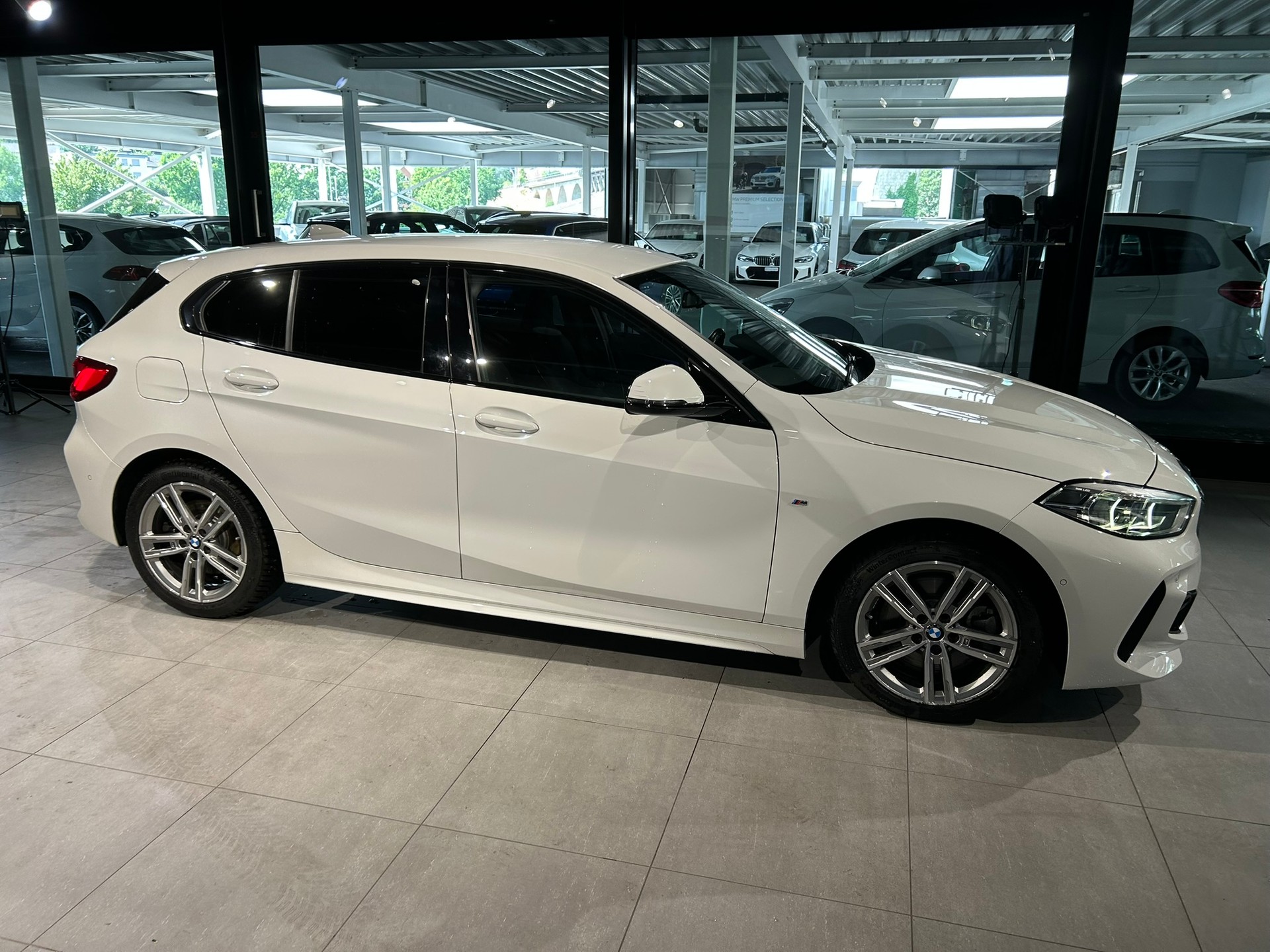 BMW 120i M Sport Steptronic-image-8