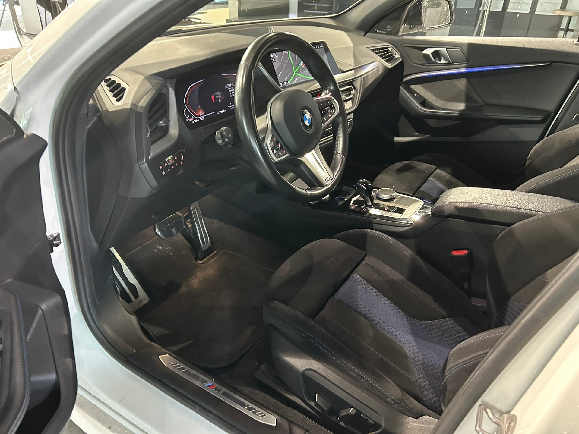 BMW 120i M Sport Steptronic-image-25