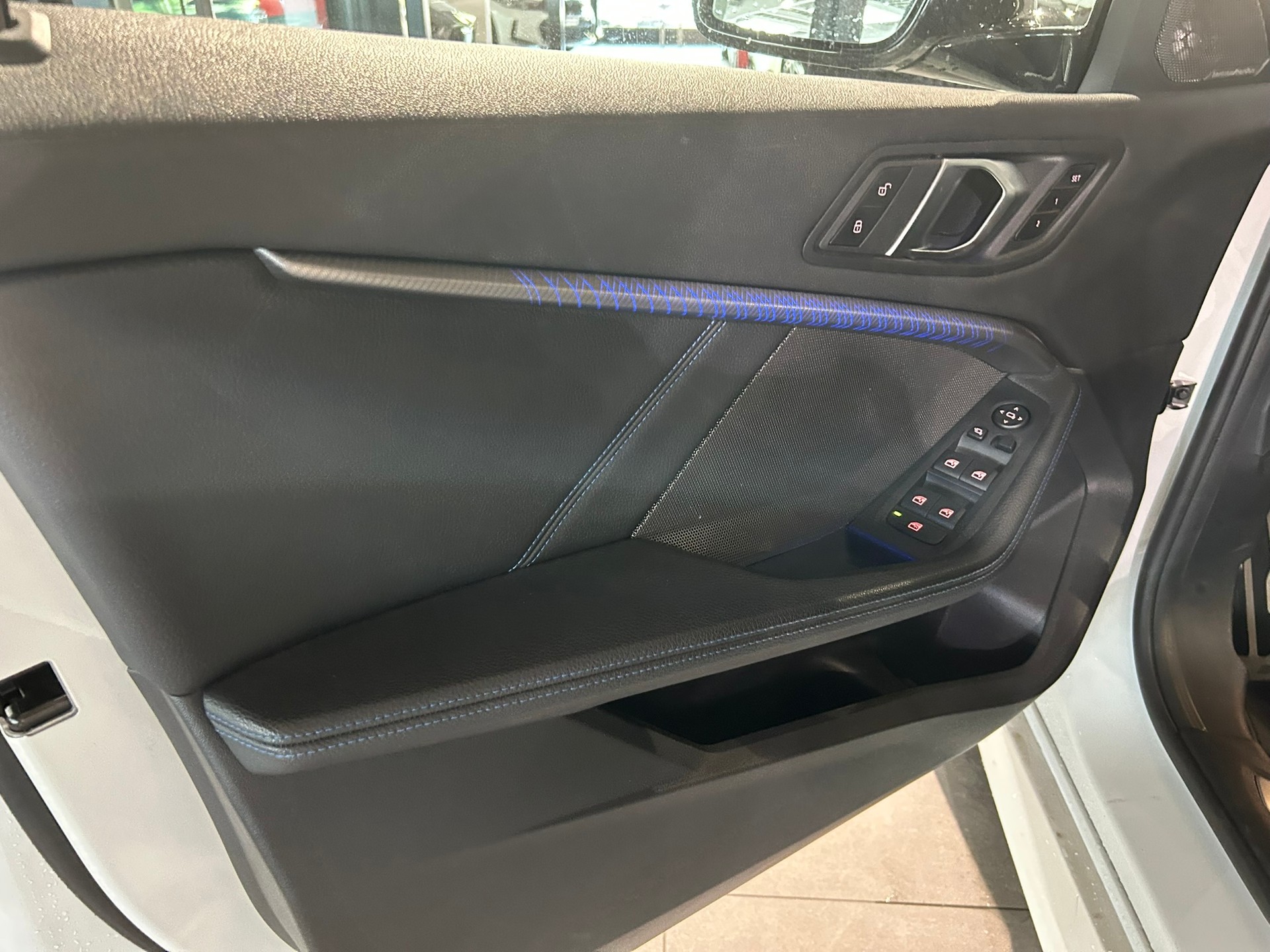 BMW 120i M Sport Steptronic-image-26