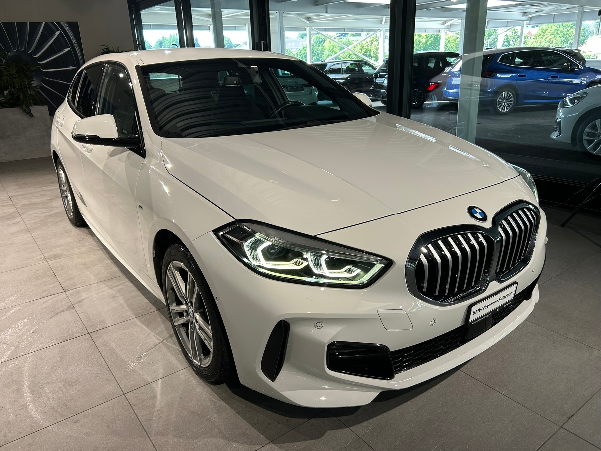 BMW 120i M Sport Steptronic-image-4