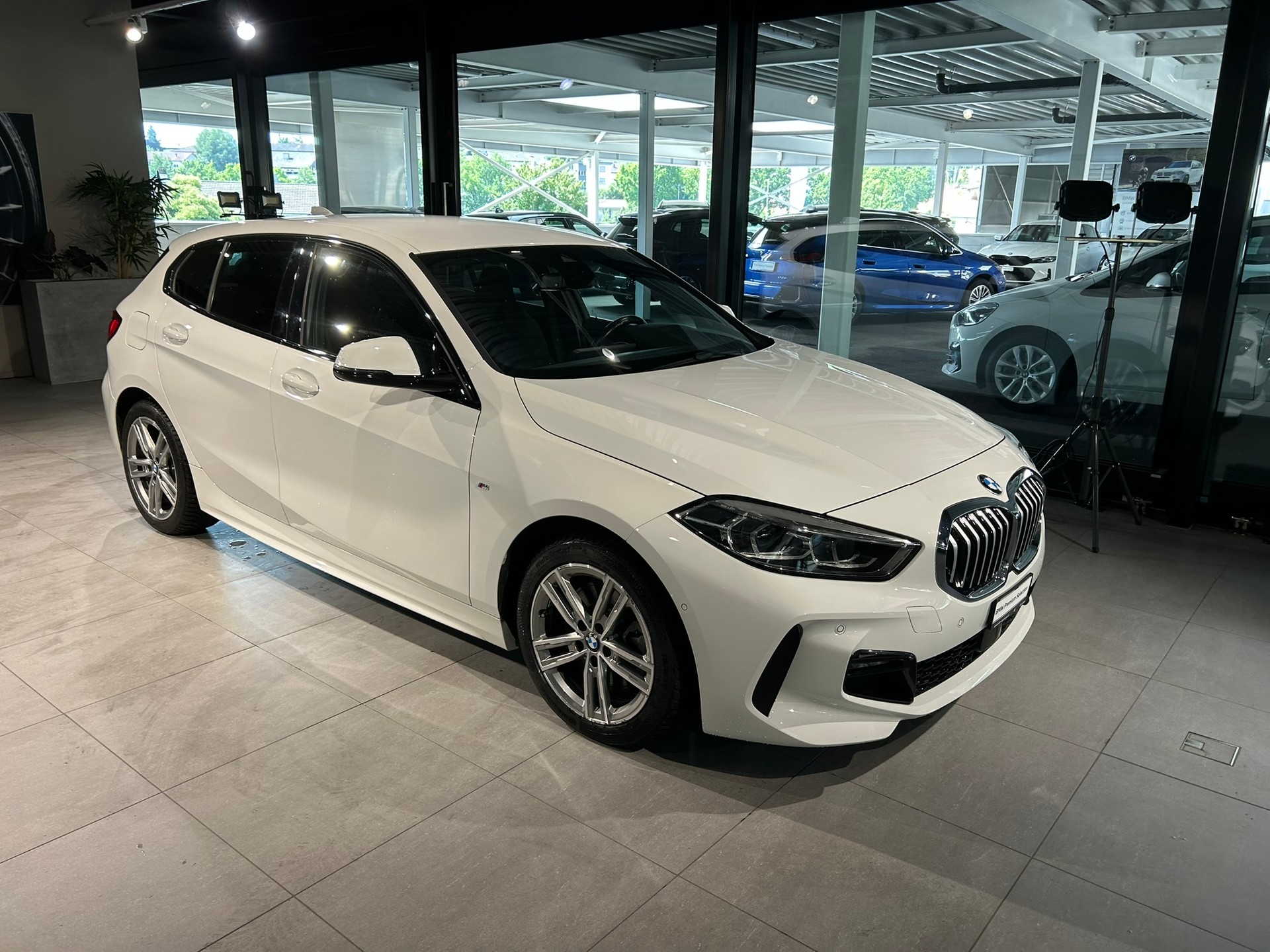BMW 120i M Sport Steptronic-image-7