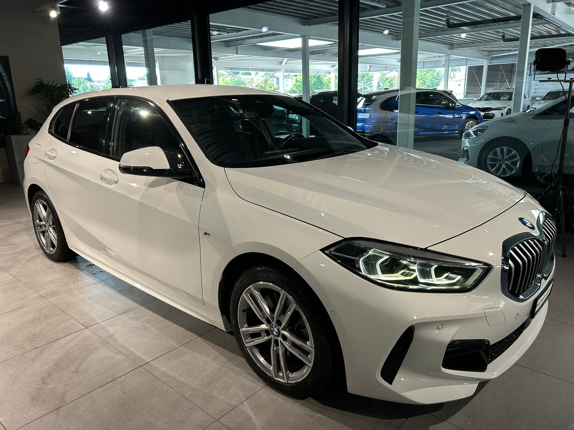 BMW 120i M Sport Steptronic-image-5