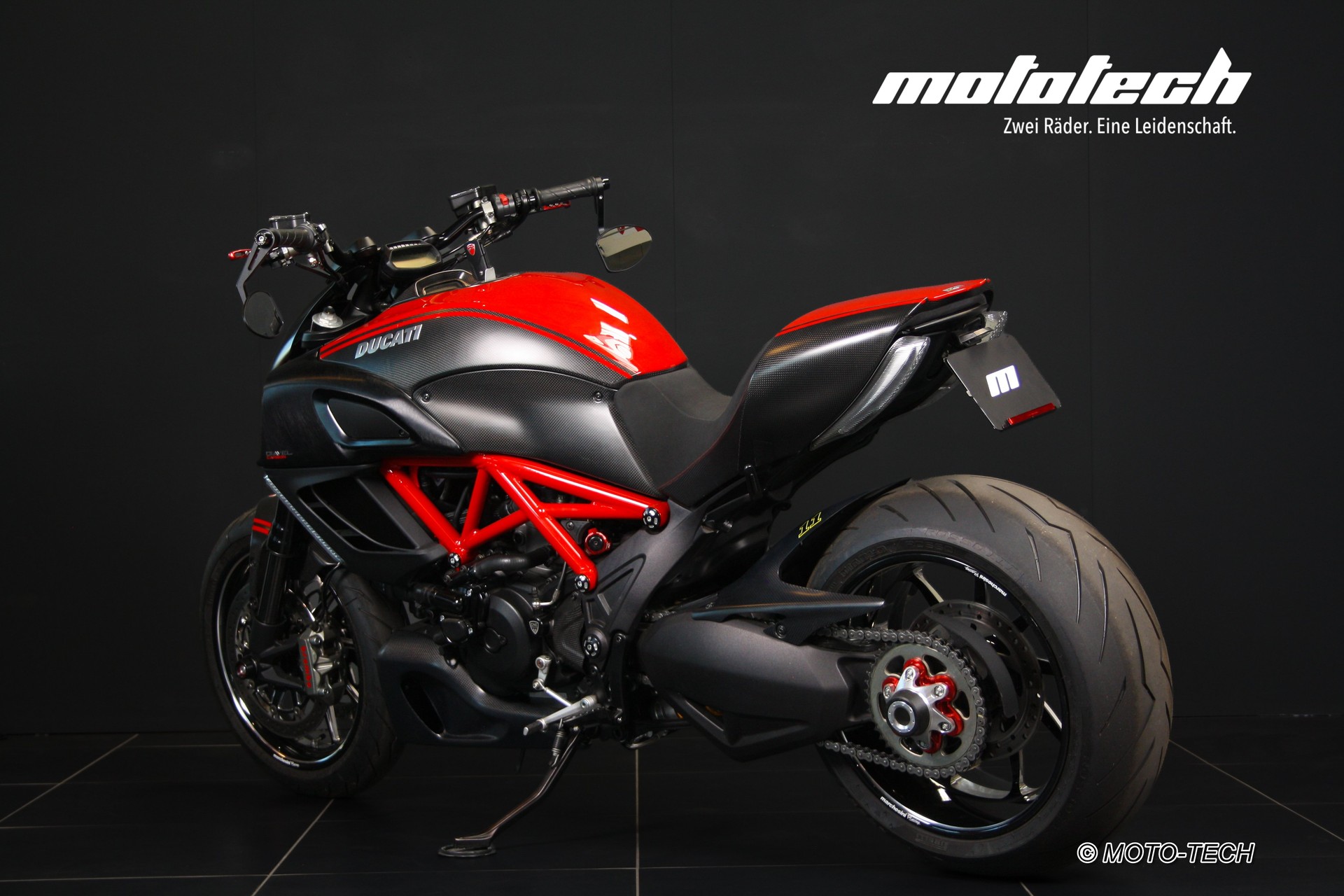 DUCATI Diavel Carbon-image-3