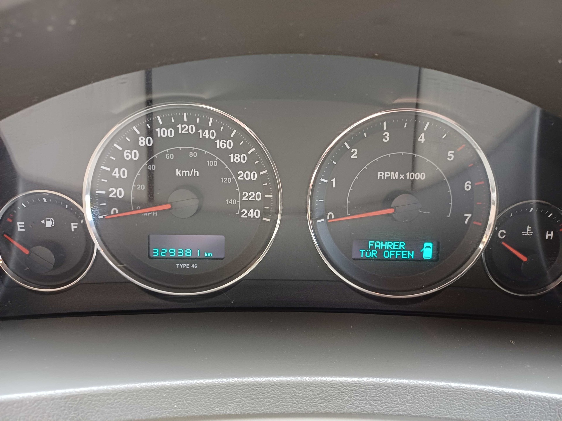 JEEP Grand Cherokee 3.0 CRD Limited Automatic-image-8