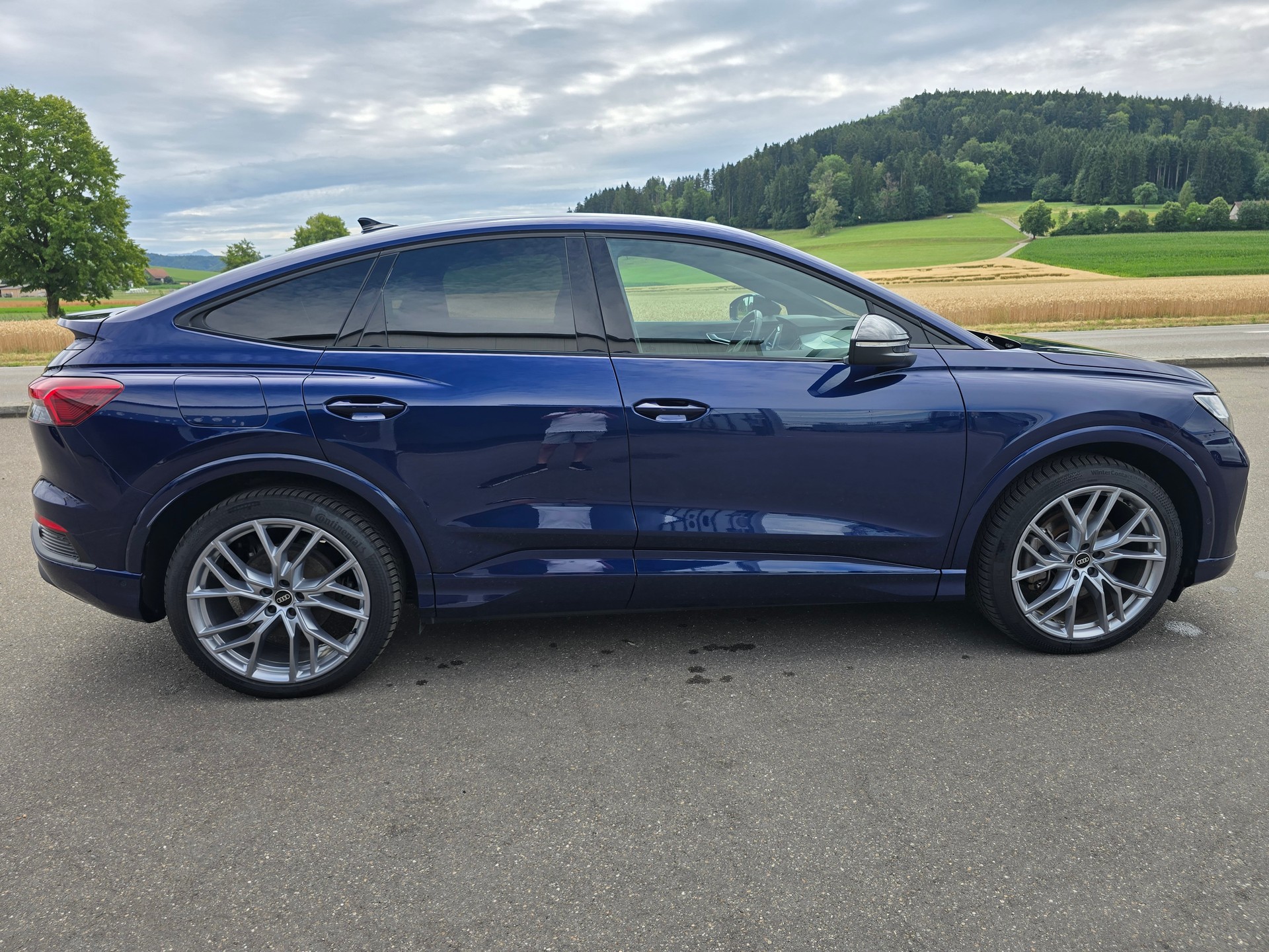 AUDI Q4 Sportback e-tron 50 quattro-image-4