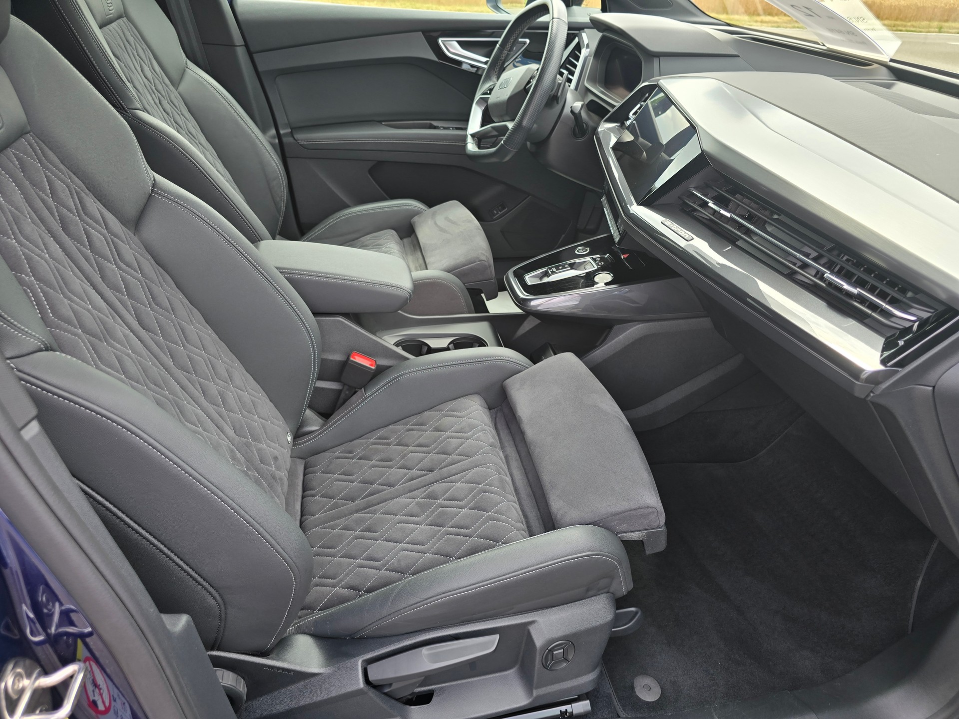 AUDI Q4 Sportback e-tron 50 quattro-image-10