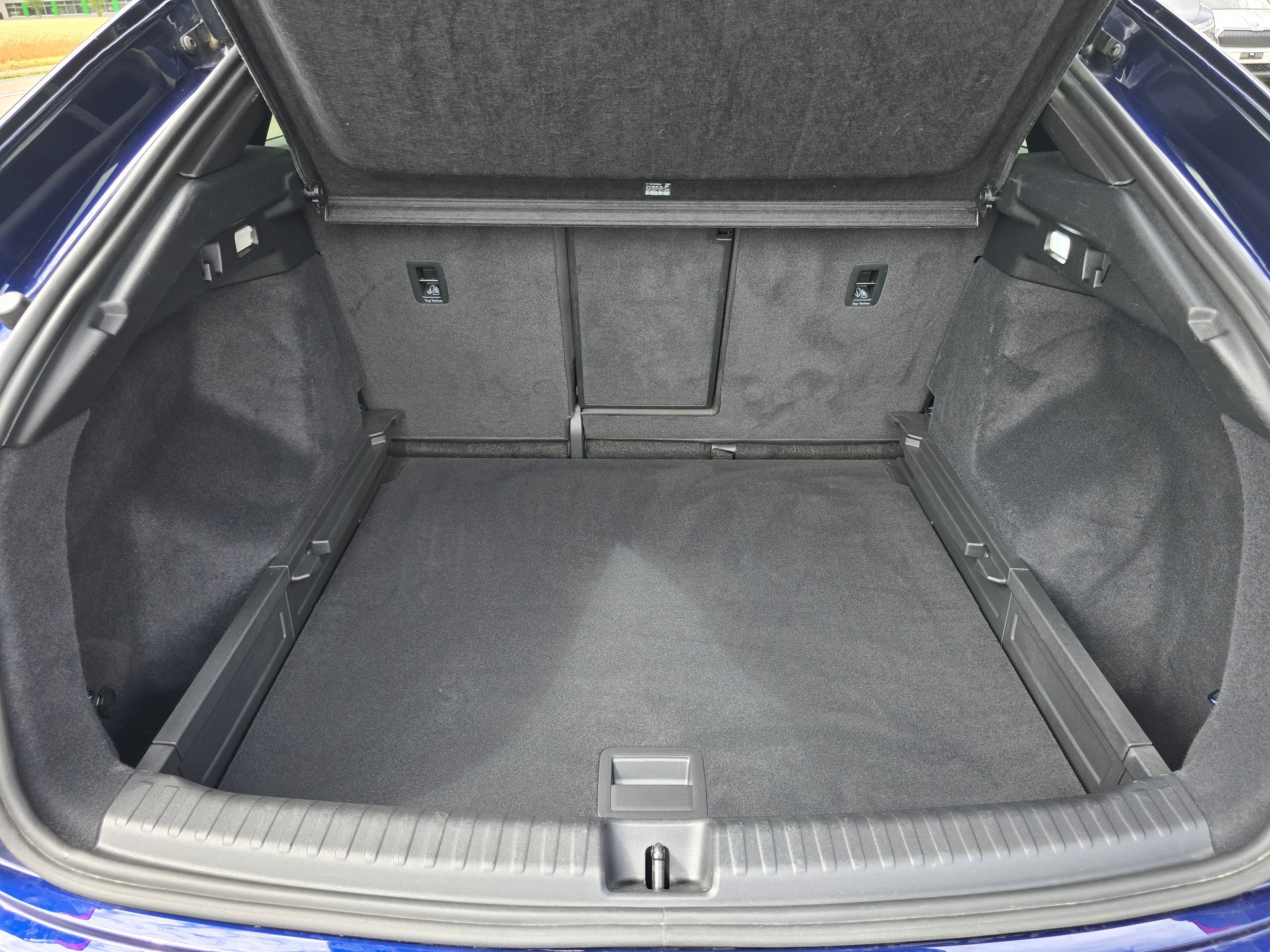 AUDI Q4 Sportback e-tron 50 quattro-image-8