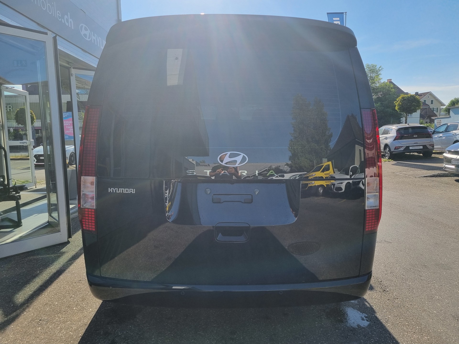 HYUNDAI Staria Wagon 1.6 T-GDi HEV Amplia A-image-5
