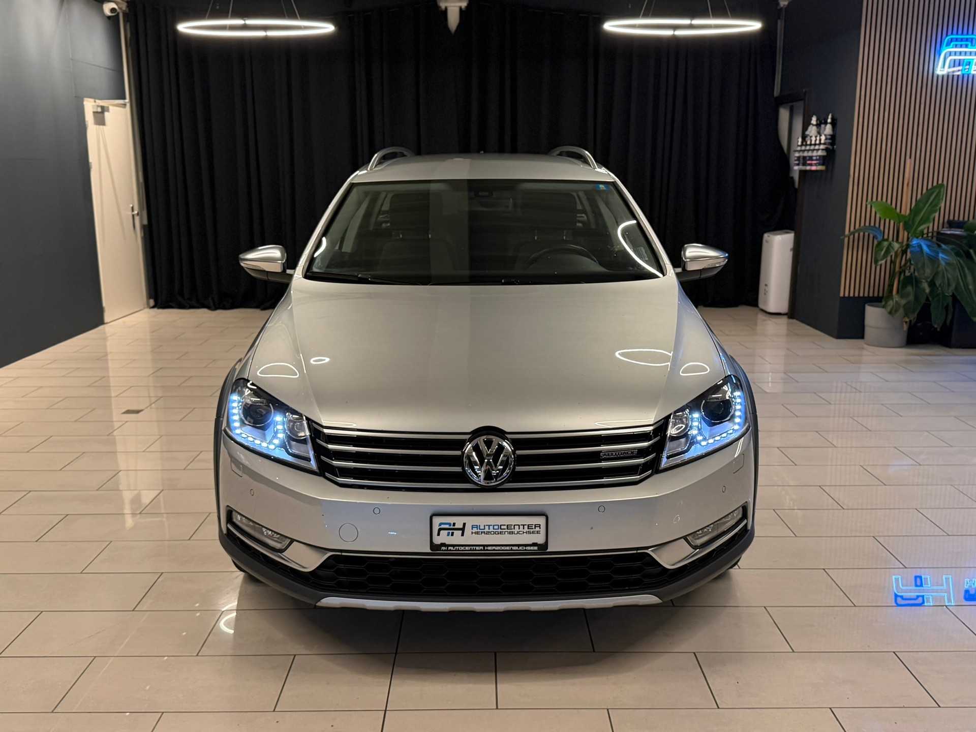 VW Passat Alltrack 2.0 TSI 4Motion DSG-showroom-element-1