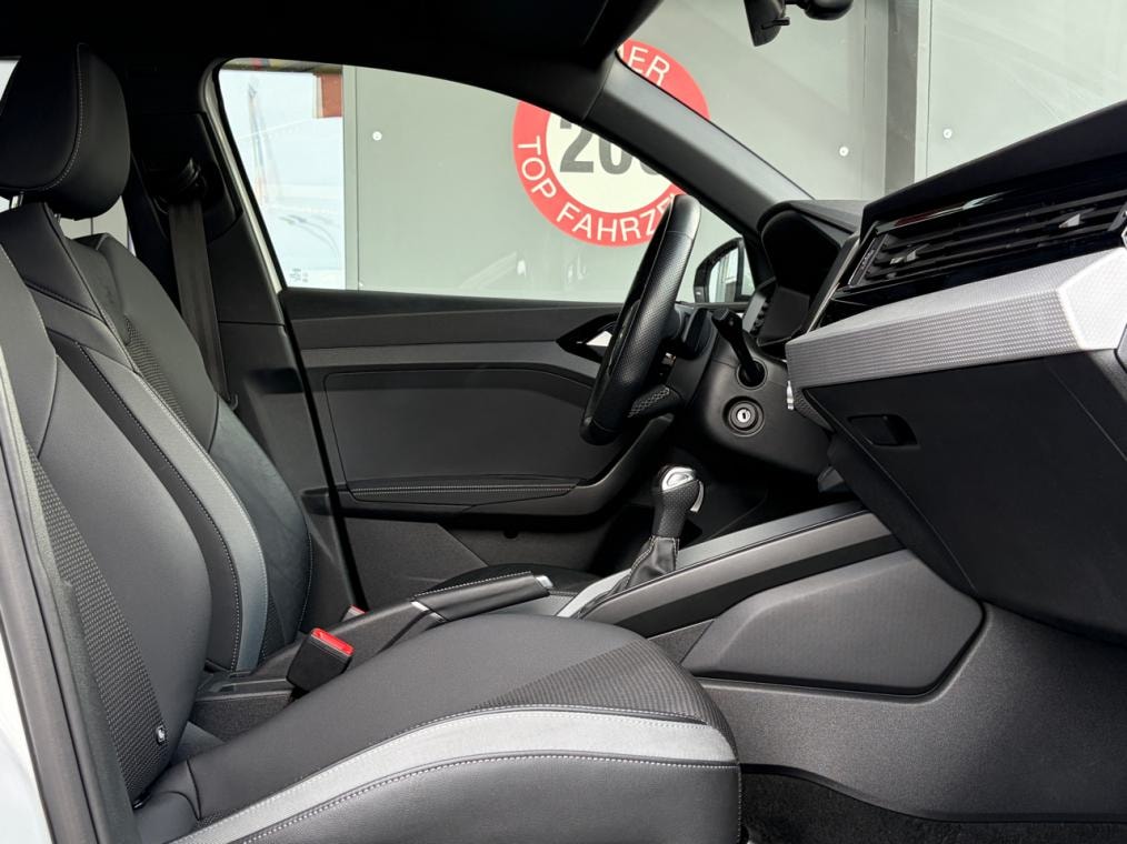 AUDI A1 City Carver 35 TFSi S line-image-8