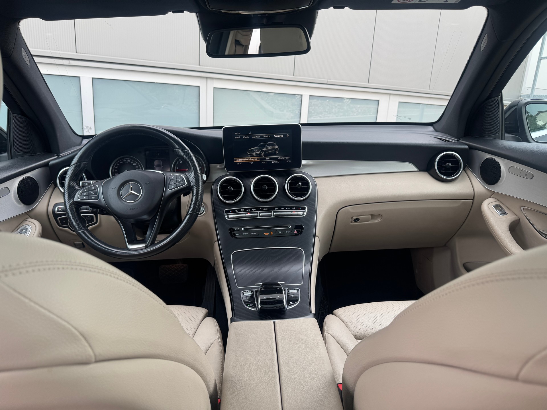 MERCEDES-BENZ GLC 250 d 4Matic 9G-Tronic-image-4