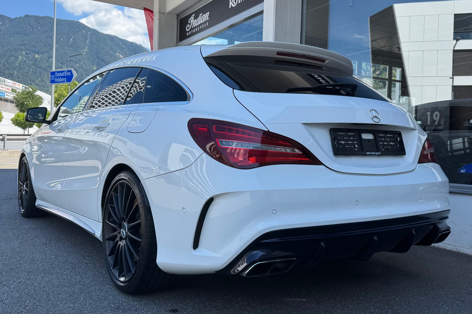 MERCEDES-BENZ CLA Shooting Brake 45 AMG 4Matic Speedshift-showroom-element-3