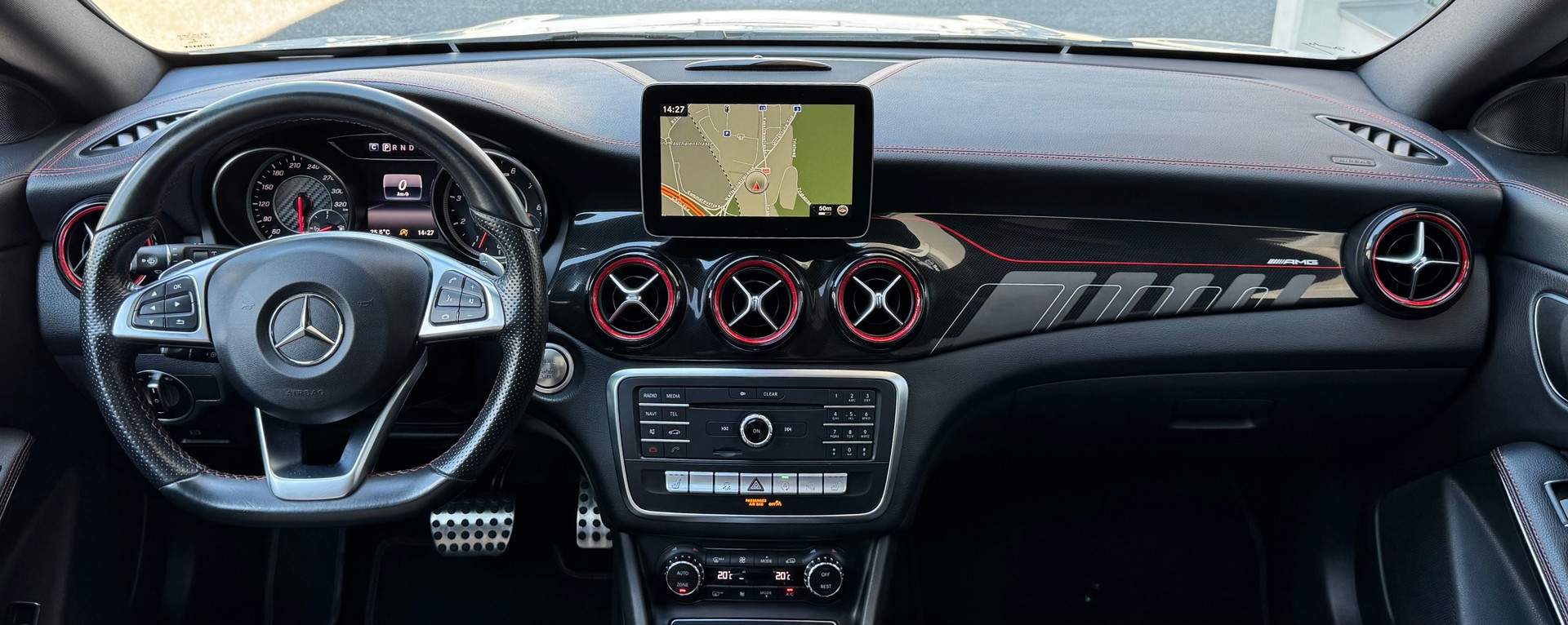 MERCEDES-BENZ CLA Shooting Brake 45 AMG 4Matic Speedshift-image-11