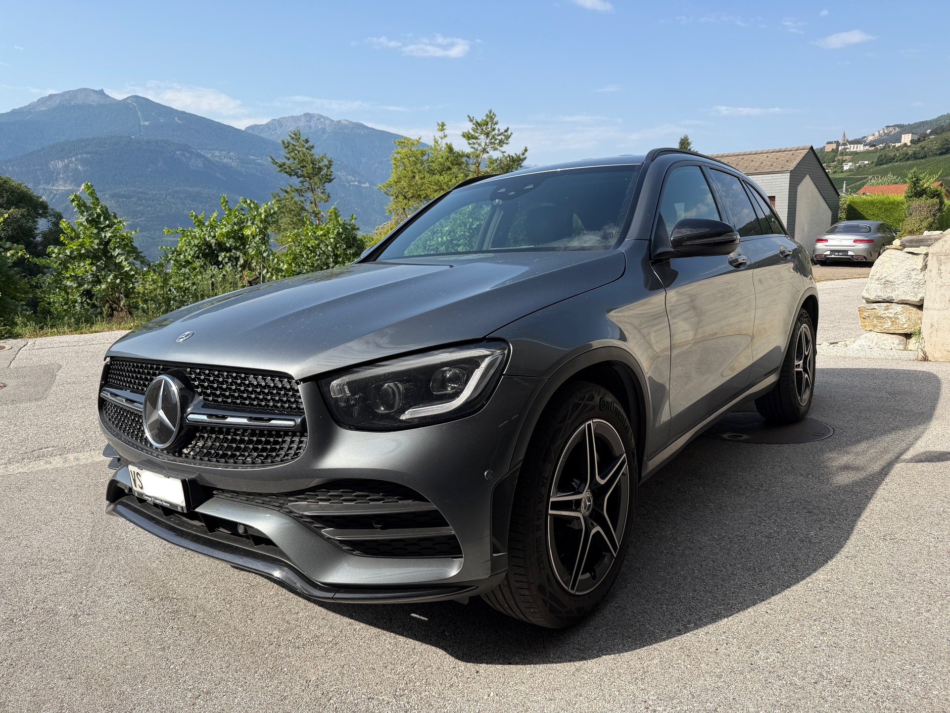 MERCEDES-BENZ GLC 220 d AMG Line 4m-image-1