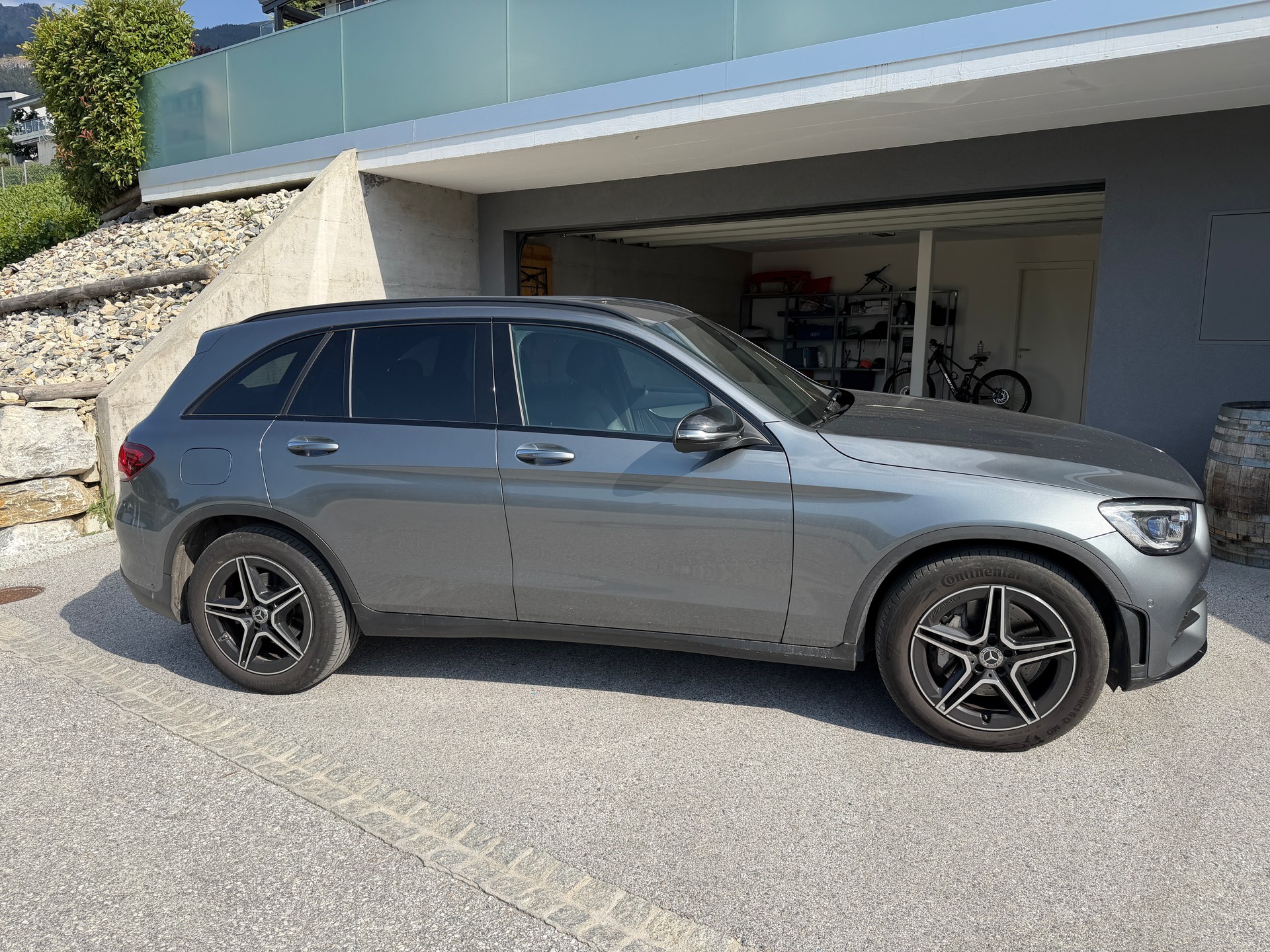 MERCEDES-BENZ GLC 220 d AMG Line 4m-image-3