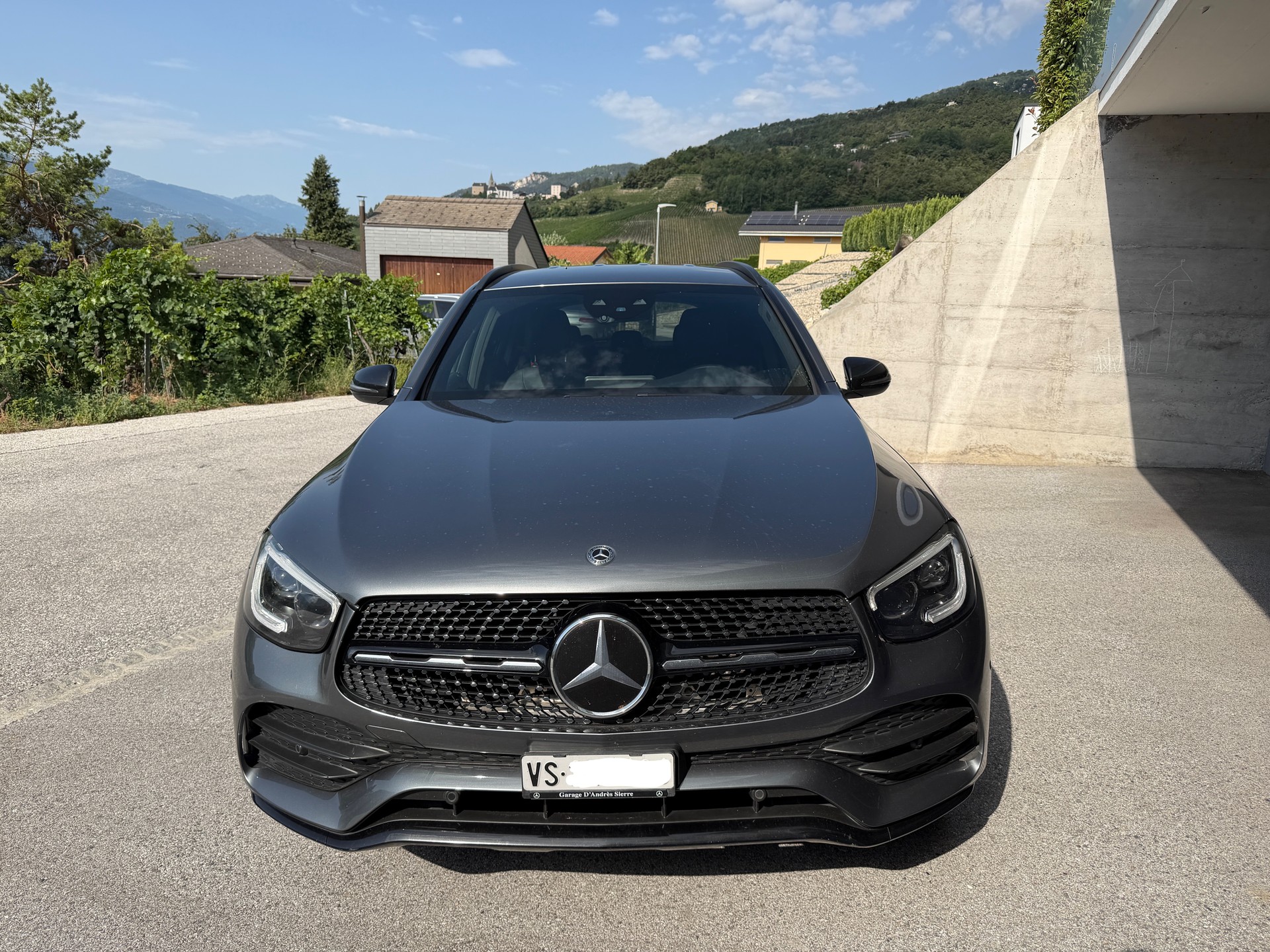 MERCEDES-BENZ GLC 220 d AMG Line 4m-image-2