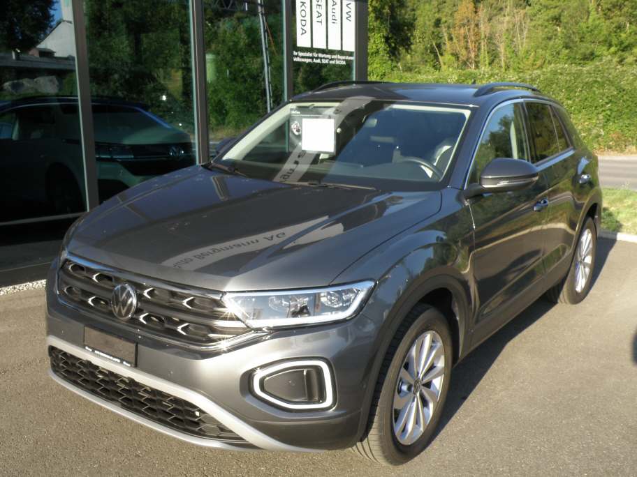 VW T-Roc 1.5 TSI Life United DSG-showroom-element-1