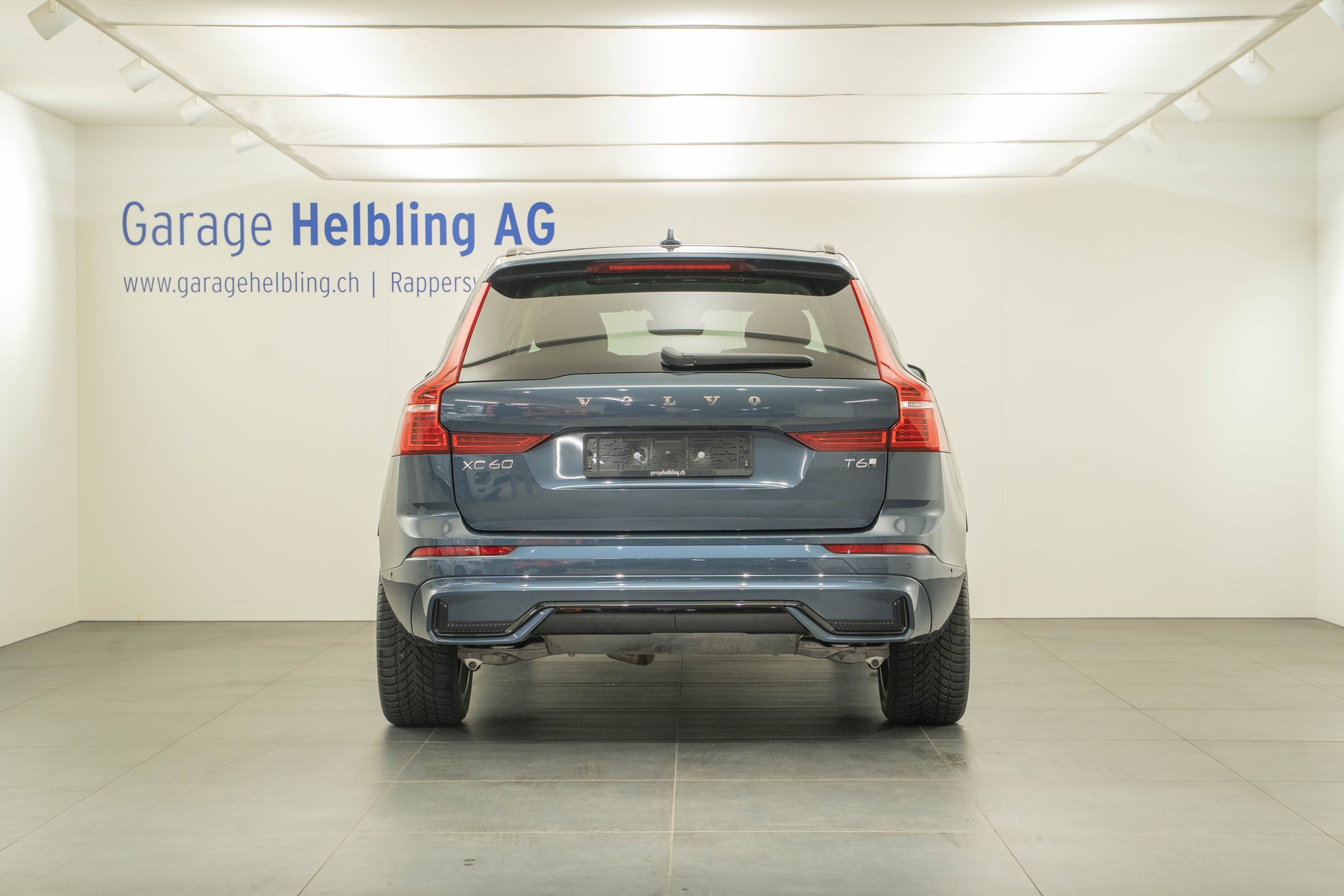 VOLVO XC60 2.0 T6 TE Ultimate Dark eAWD-showroom-element-3