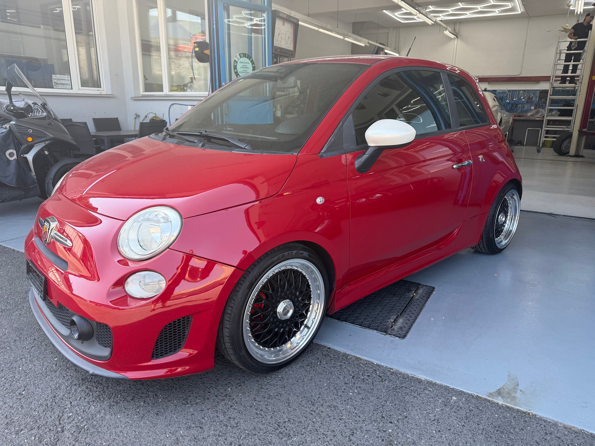 FIAT 500 1.4 16V Turbo Abarth-showroom-element-2