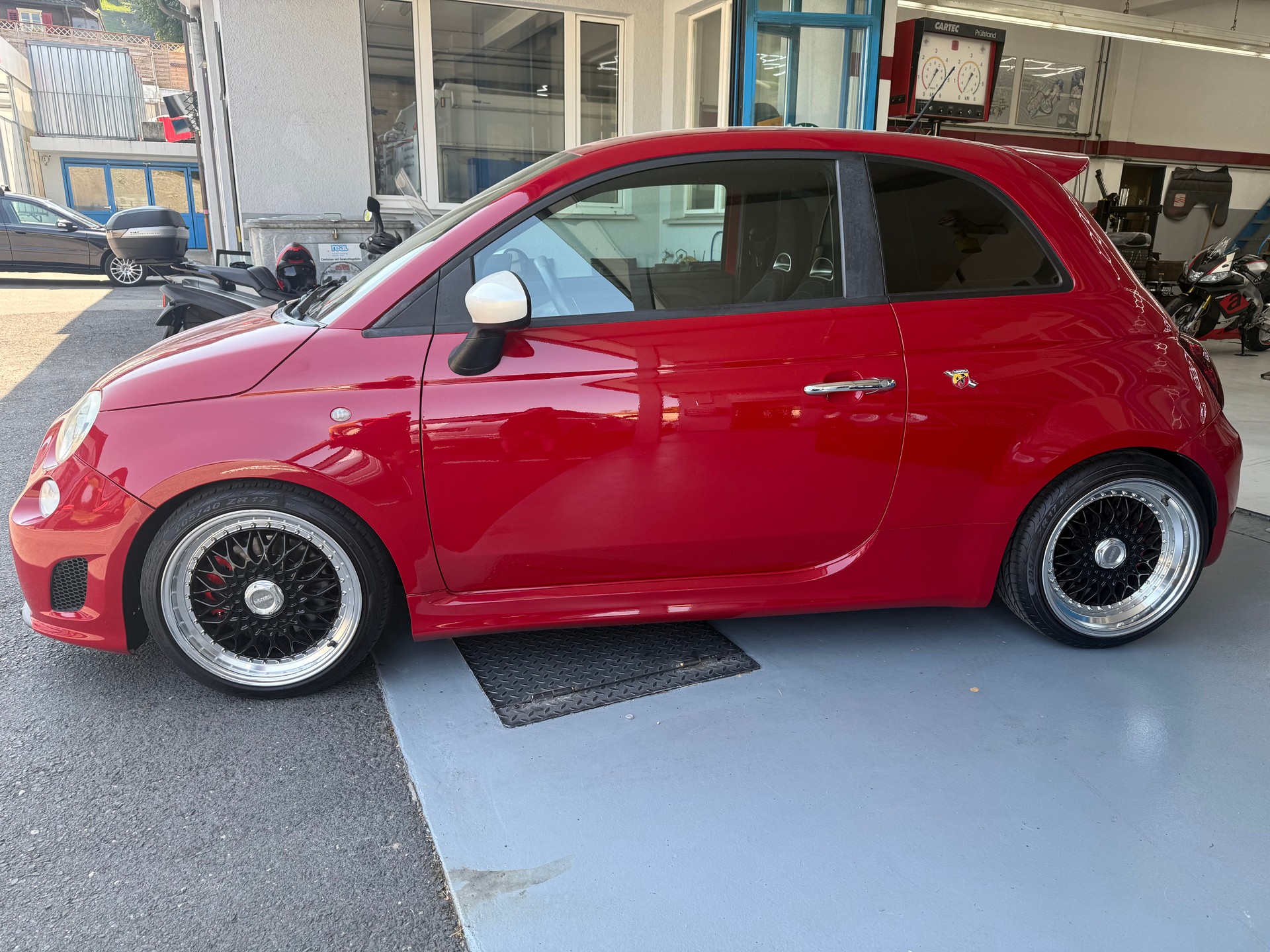 FIAT 500 1.4 16V Turbo Abarth-showroom-element-3