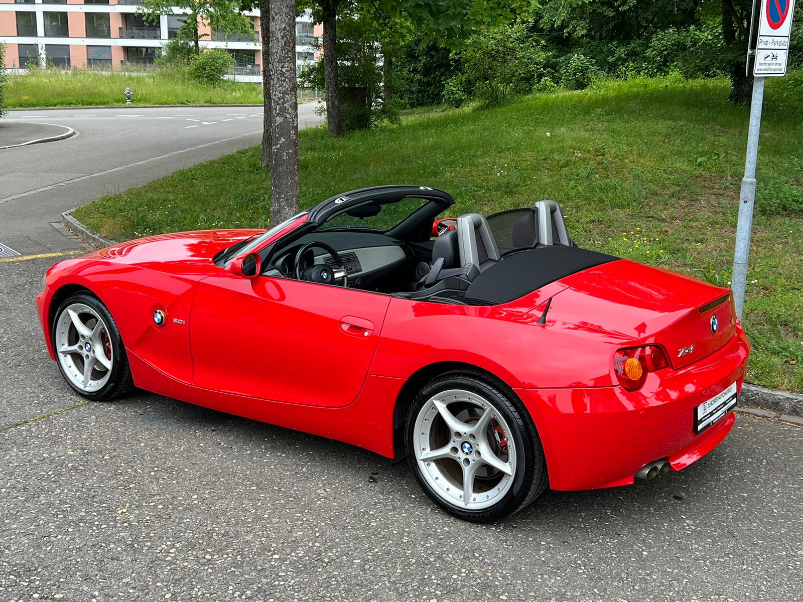 BMW Z4 3.0i Roadster-image-8