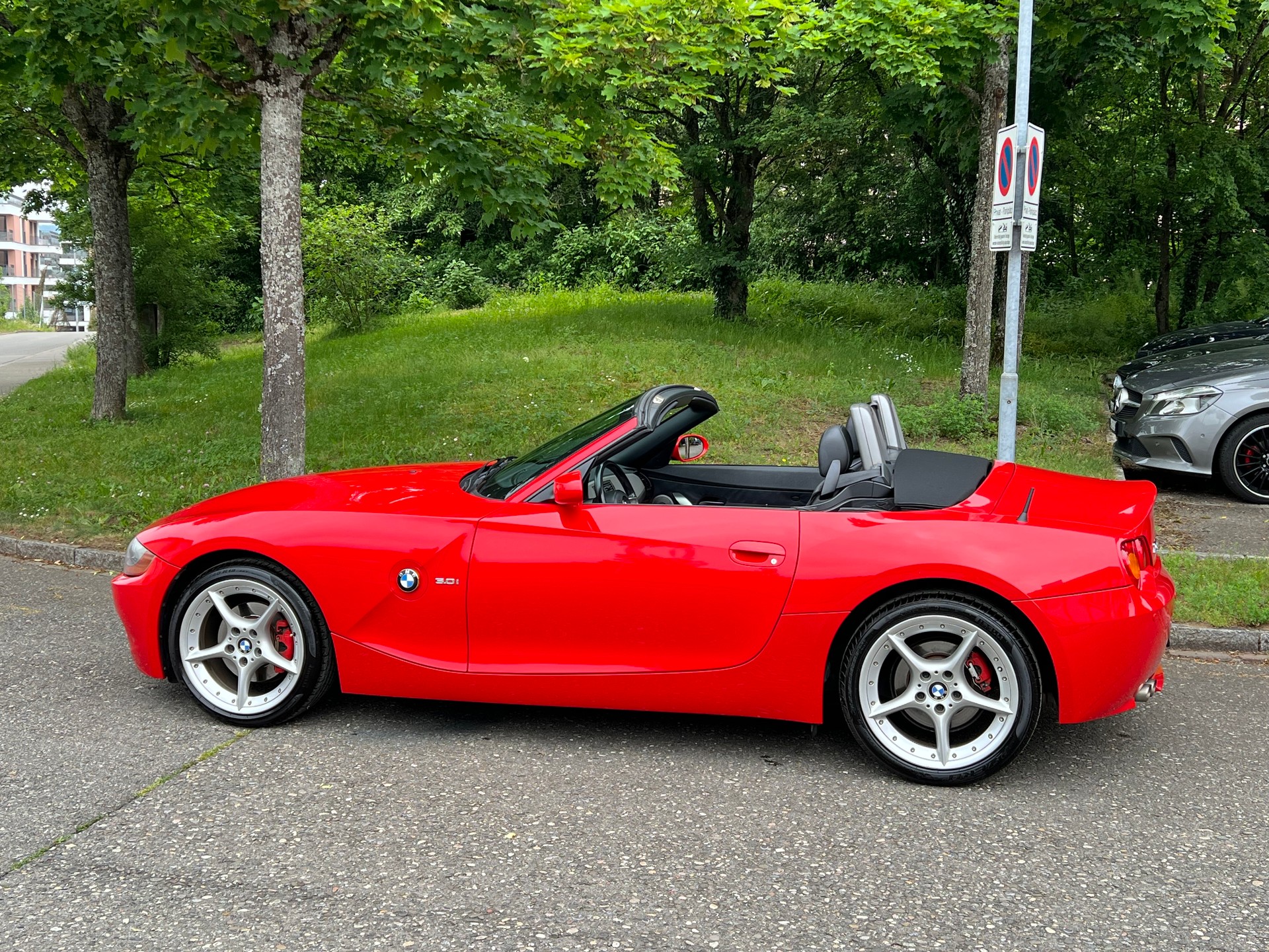 BMW Z4 3.0i Roadster-image-6