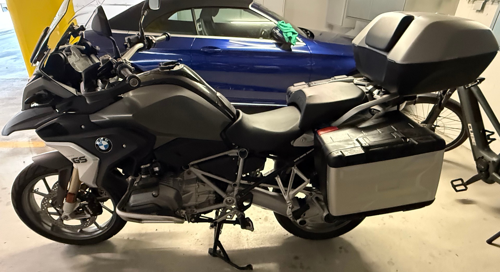 BMW GS-image-1