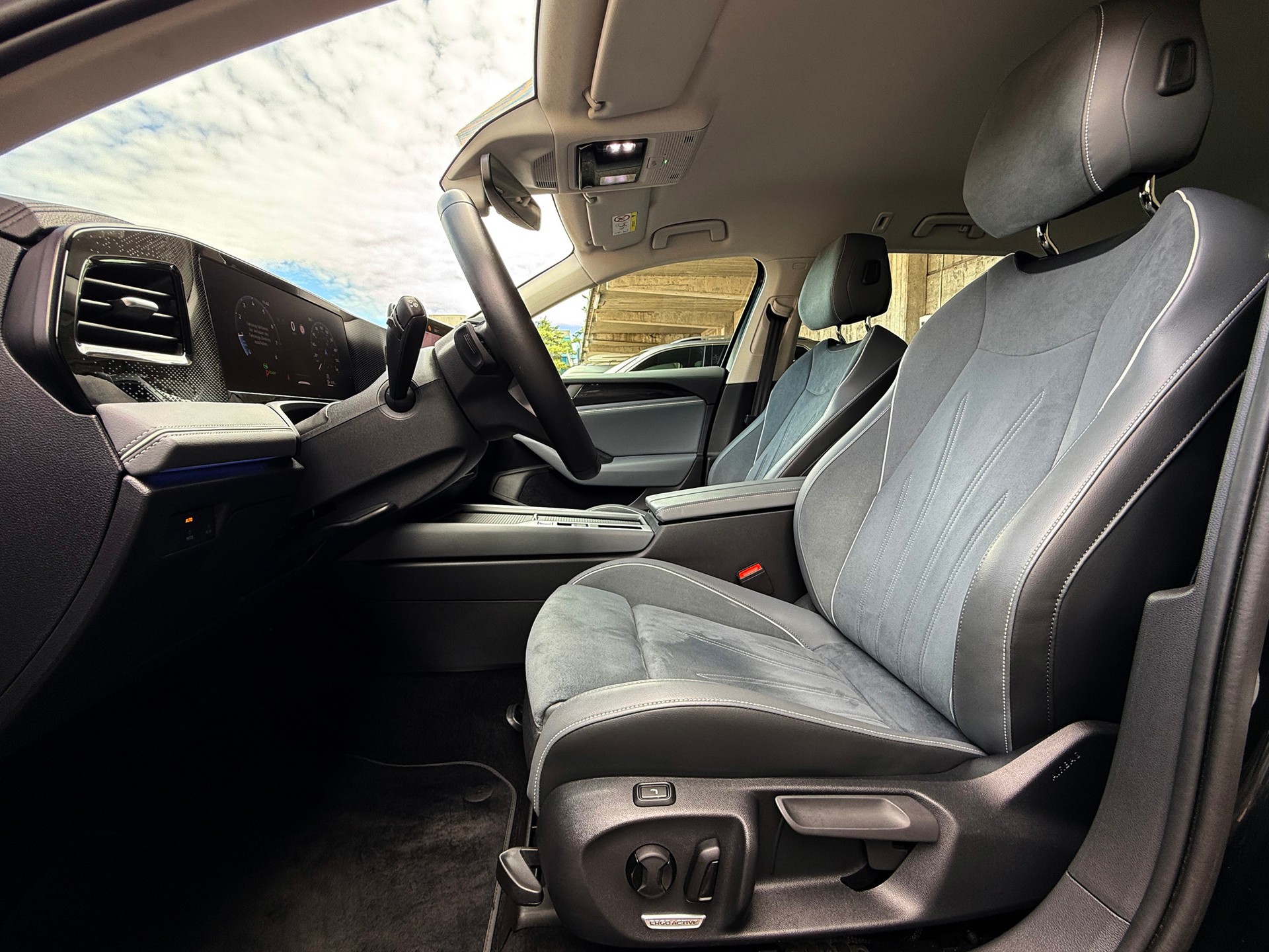 VW Passat Variant 1.5 eTSI evo2 Business DSG-image-15