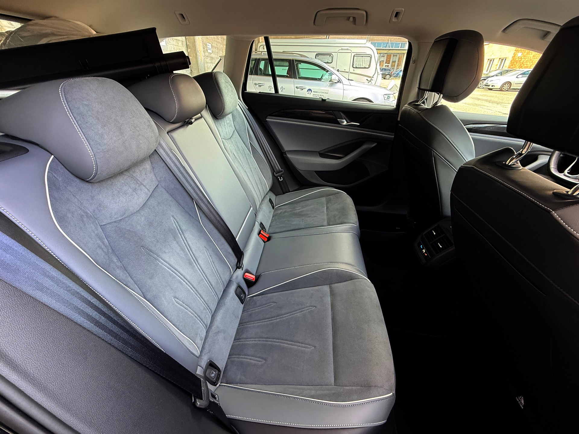 VW Passat Variant 1.5 eTSI evo2 Business DSG-image-9
